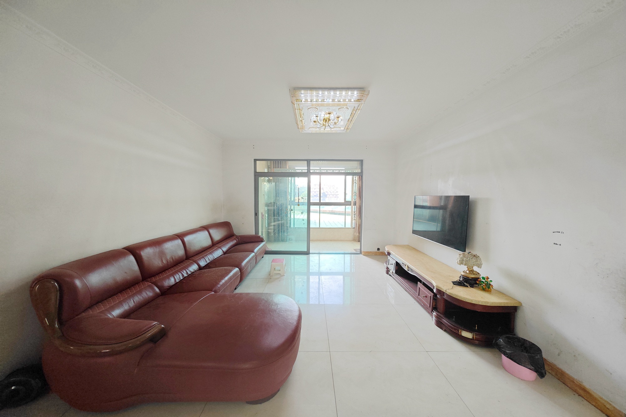 新城新世界一二三期 3室2厅1卫 93.8万 新城新世界一二三期 3室2厅1卫 93.8万客厅