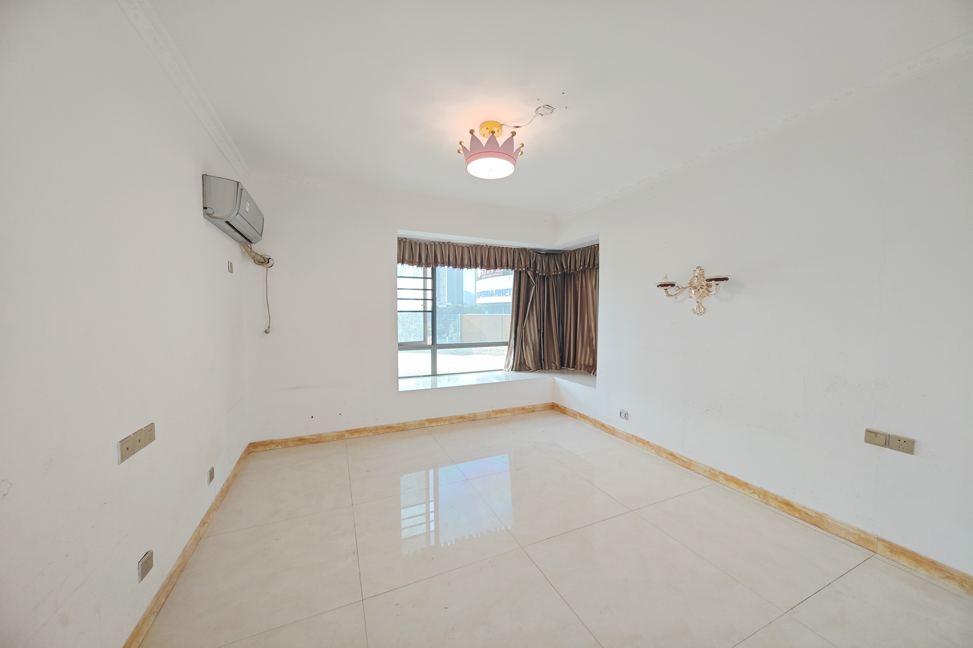 新城新世界一二三期 3室2厅1卫 93.8万 新城新世界一二三期 3室2厅1卫 93.8万卧室