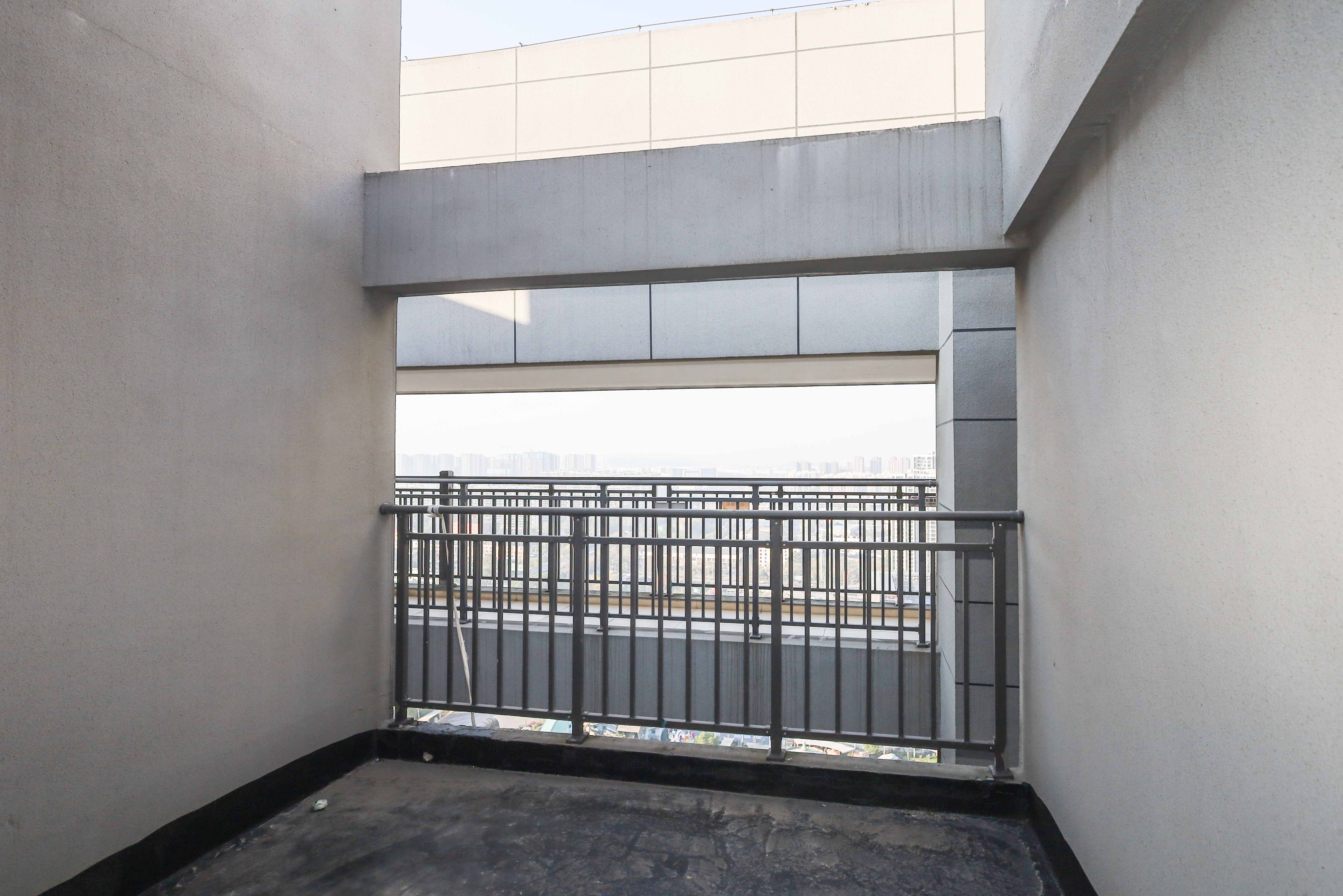 步步高梅溪新天地二期(步步高梅溪嘉苑) 3室2厅2卫 79.0万 步步高梅溪新天地二期(步步高梅溪嘉苑) 3室2厅2卫 79.0万卧室