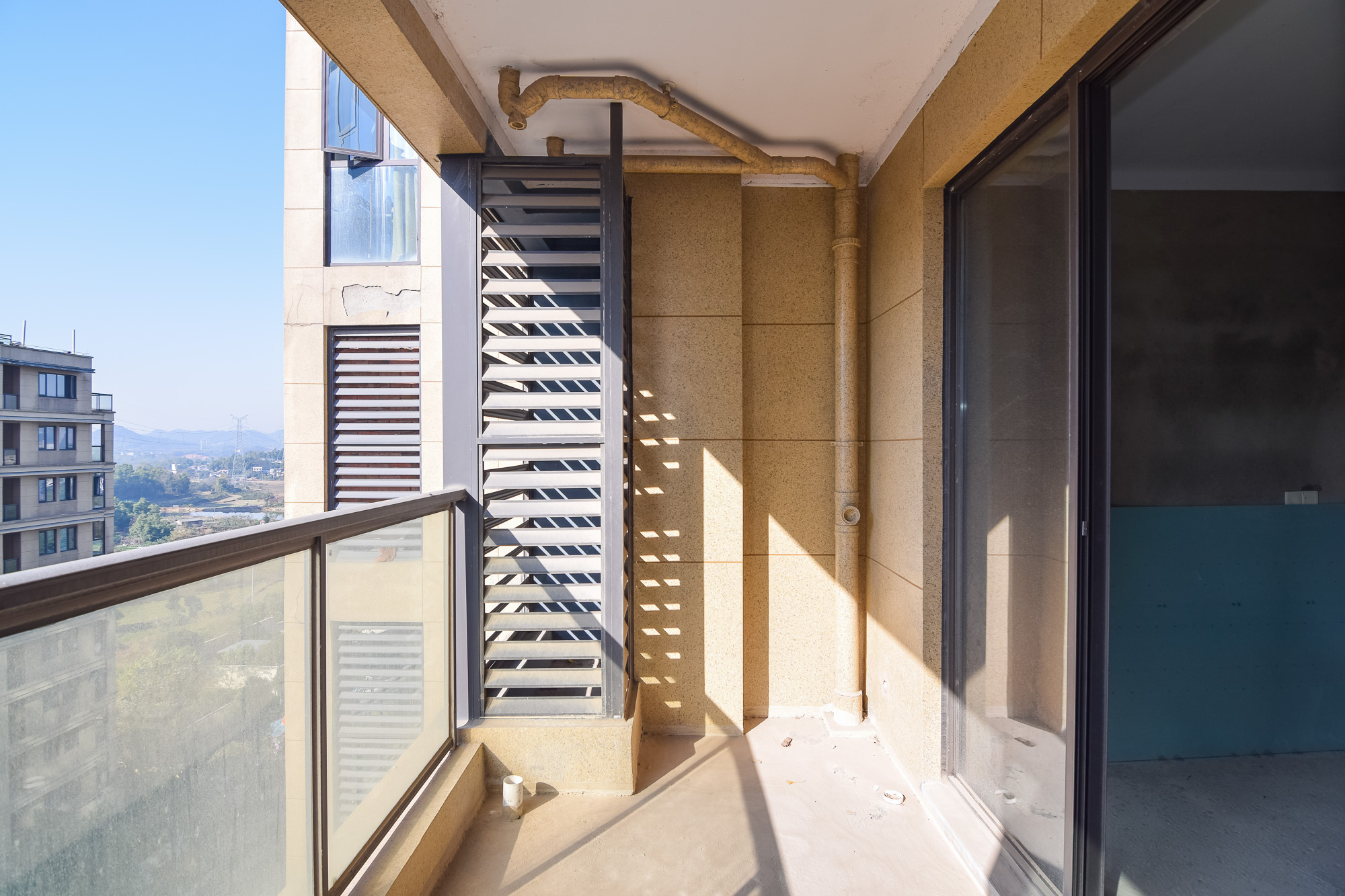 绿城高尔夫小镇  3室2厅1卫    85.0万 绿城高尔夫小镇  3室2厅1卫    85.0万阳台