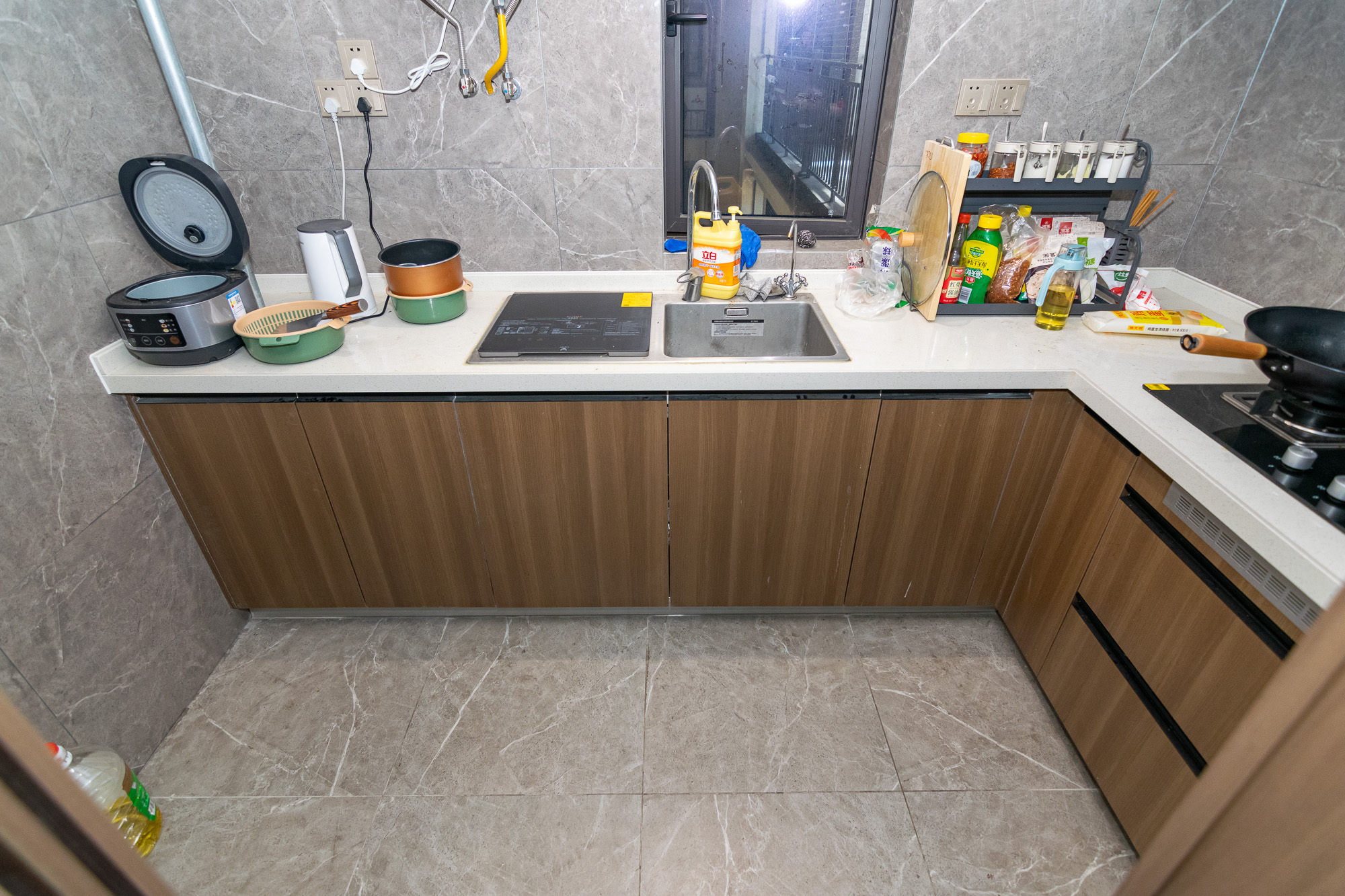 阳光城联利悦澜府  3室2厅2卫    88.0万 阳光城联利悦澜府  3室2厅2卫    88.0万厨房