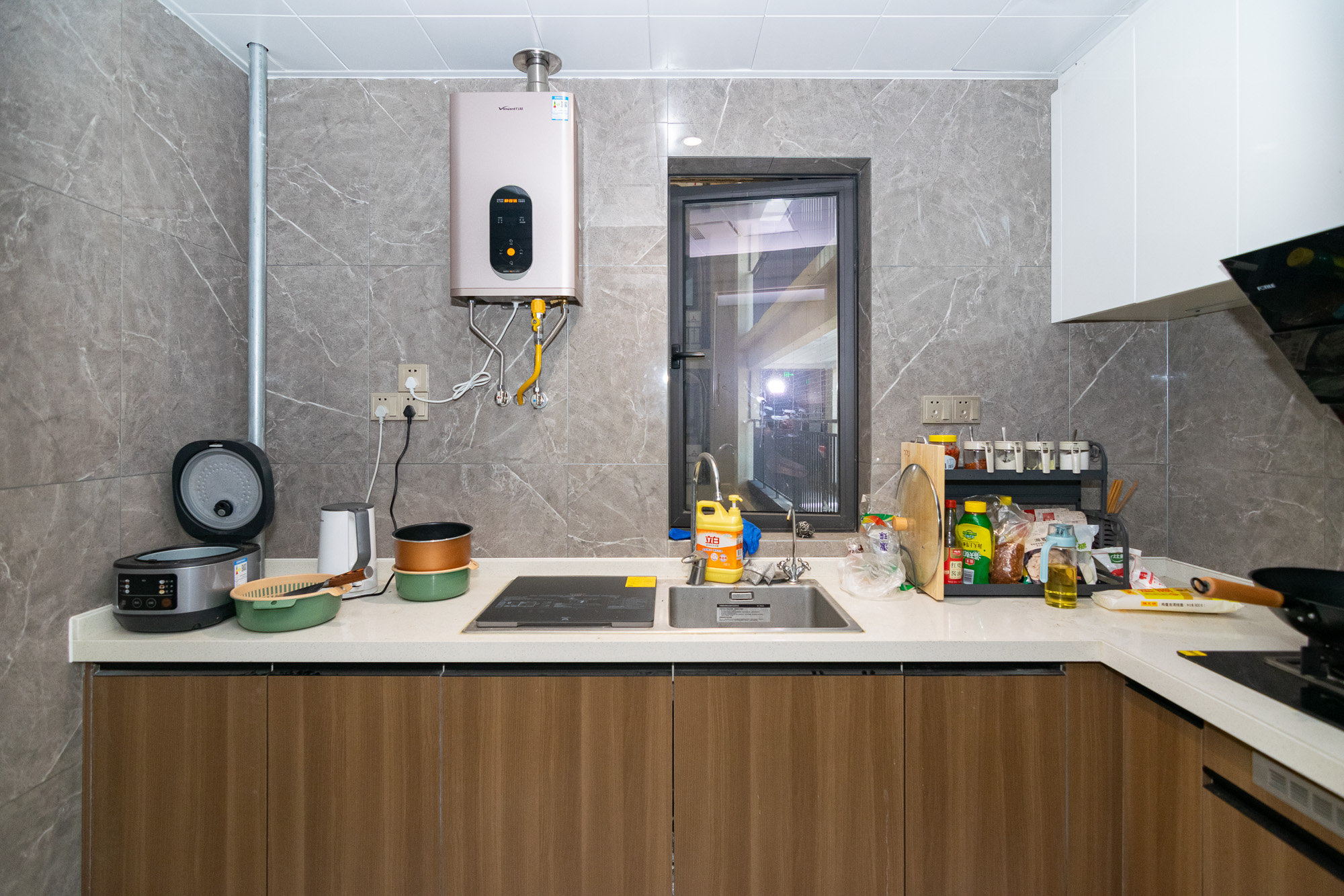 阳光城联利悦澜府  3室2厅2卫    88.0万 阳光城联利悦澜府  3室2厅2卫    88.0万厨房