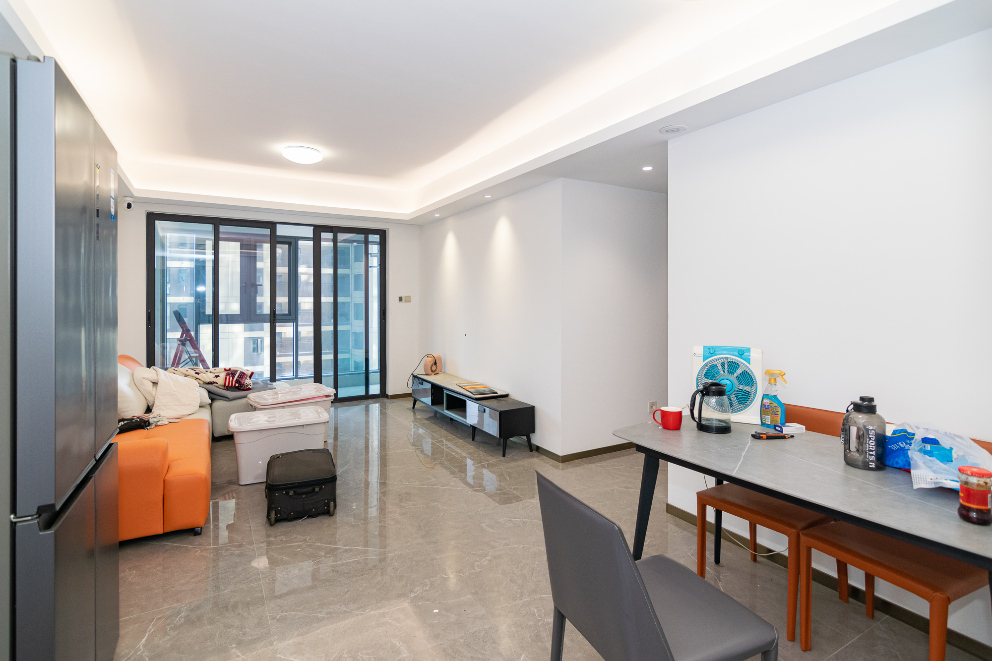 阳光城联利悦澜府  3室2厅2卫    88.0万 阳光城联利悦澜府  3室2厅2卫    88.0万客厅