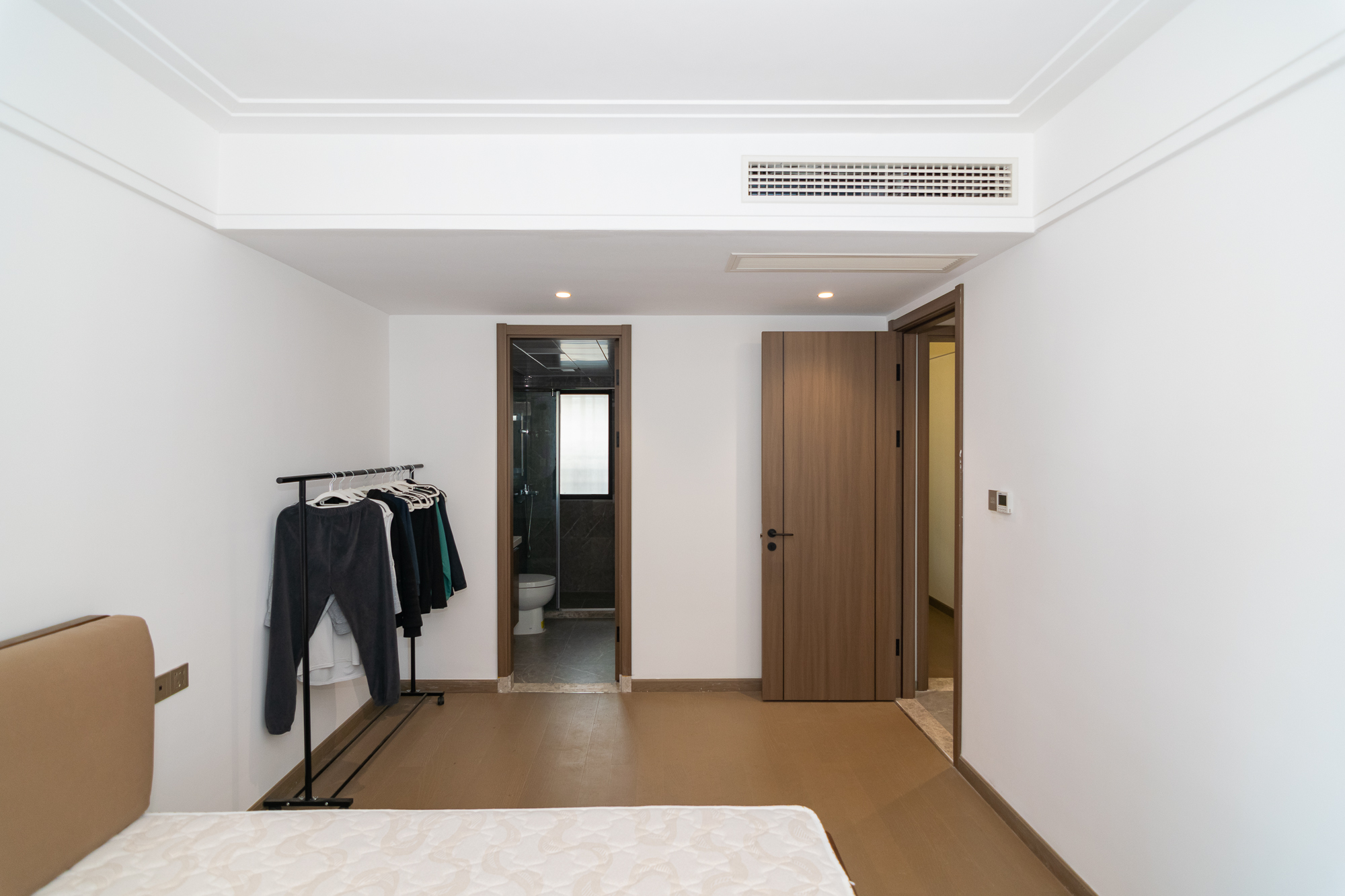 阳光城联利悦澜府  3室2厅2卫    88.0万 阳光城联利悦澜府  3室2厅2卫    88.0万卧室