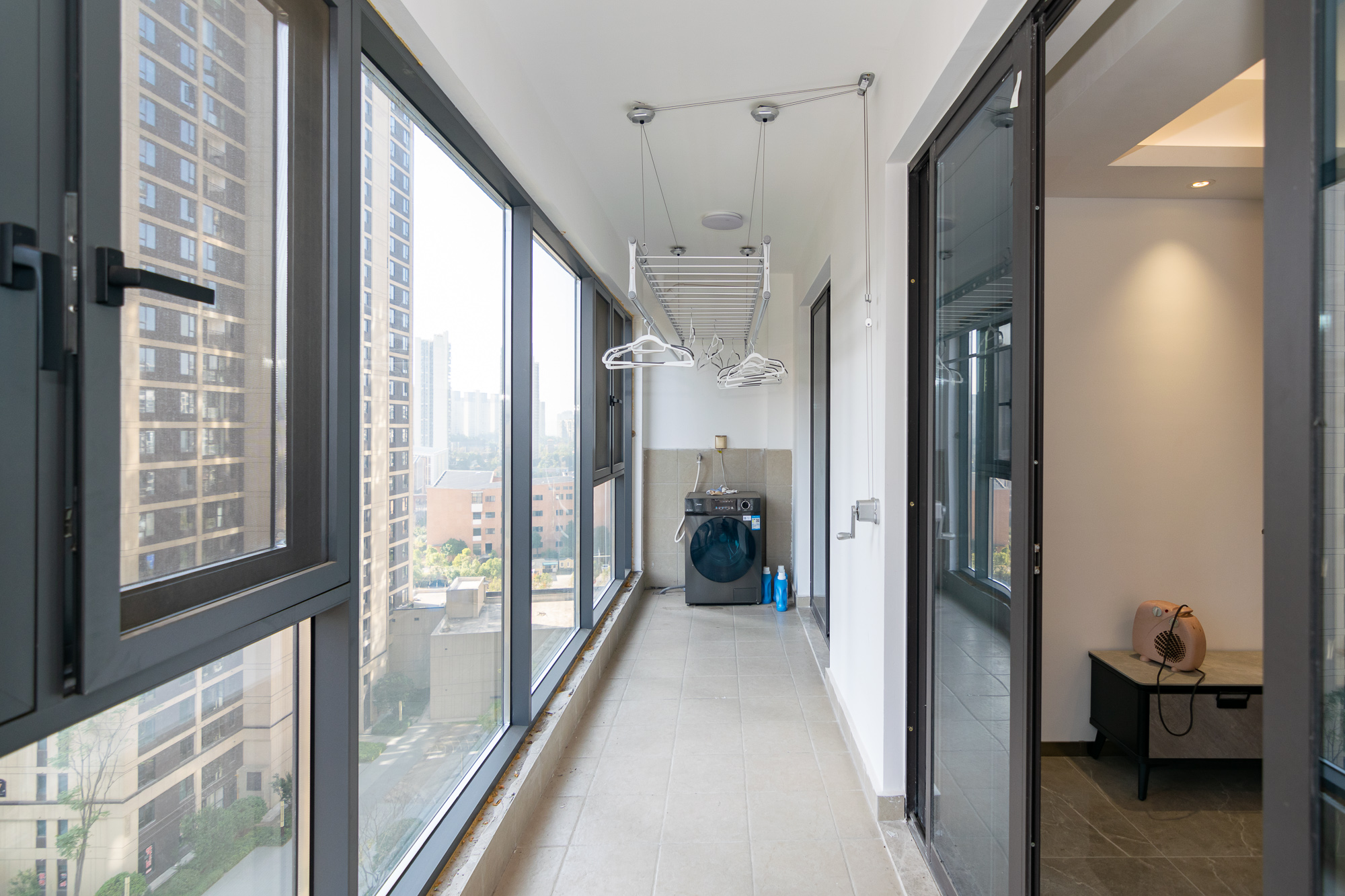 阳光城联利悦澜府  3室2厅2卫    88.0万 阳光城联利悦澜府  3室2厅2卫    88.0万阳台