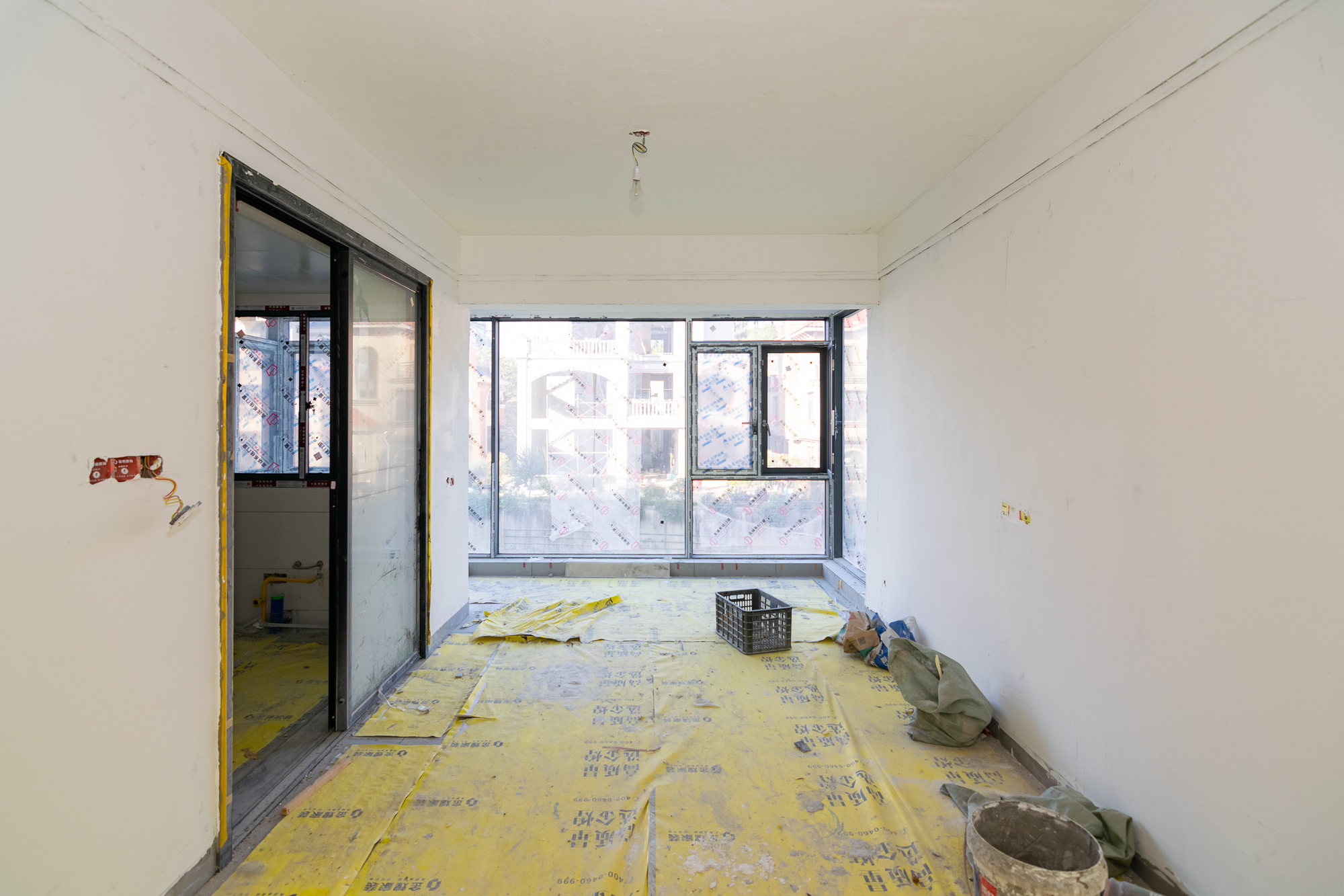 润和谷山郡(悦禧山庄水榭花都)  5室2厅2卫    180.0万 润和谷山郡(悦禧山庄水榭花都)  5室2厅2卫    180.0万客厅