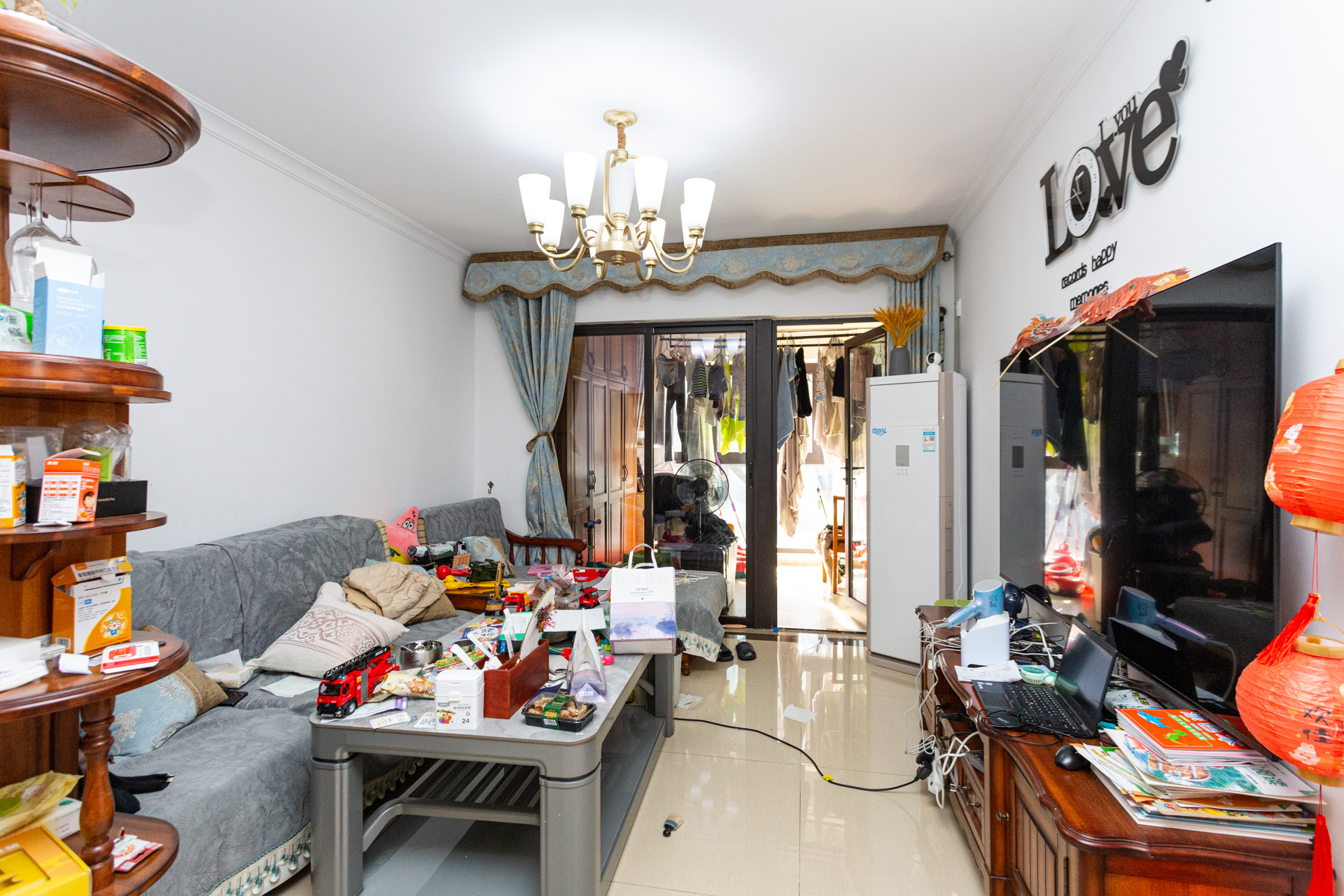 时代倾城二期 2室2厅1卫 75.0万 时代倾城二期 2室2厅1卫 75.0万客厅