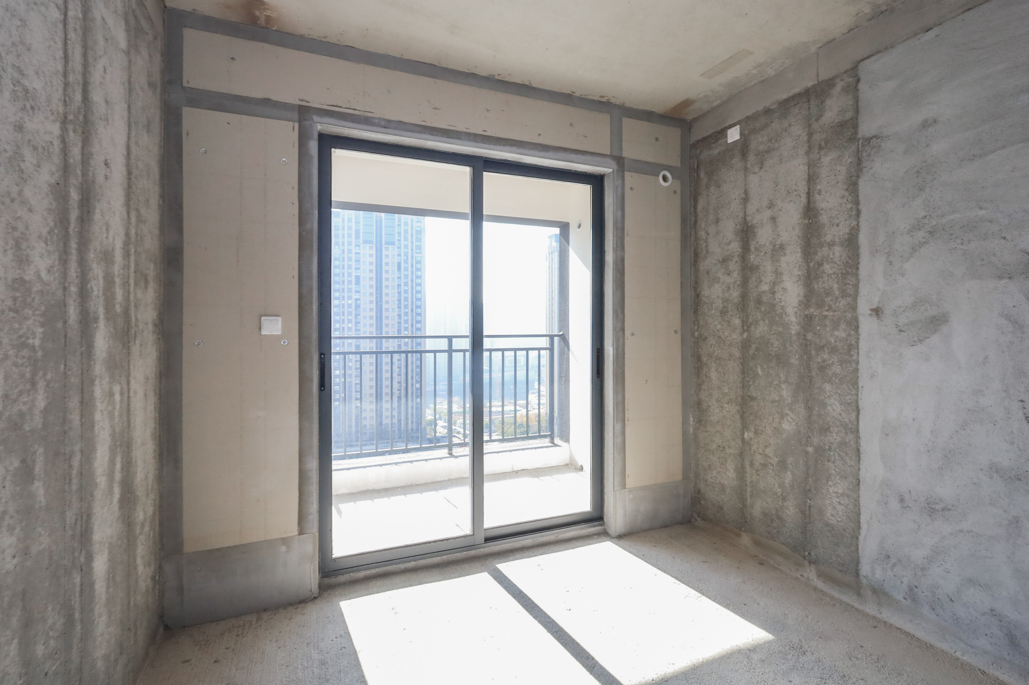 轨道中建麓江府  4室2厅2卫   200.00万卧室