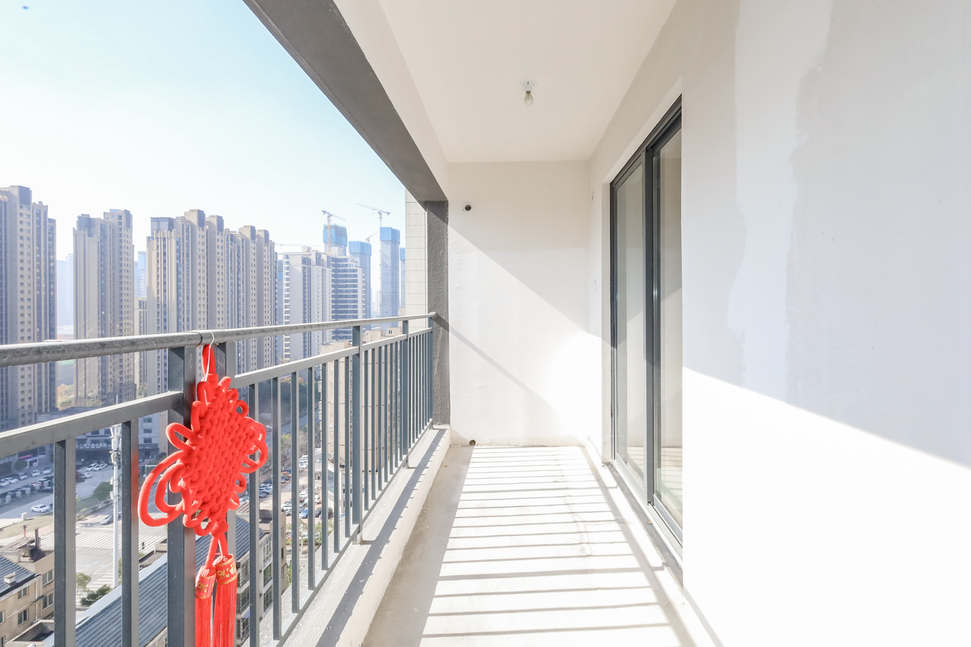 轨道中建麓江府  4室2厅2卫   200.00万阳台