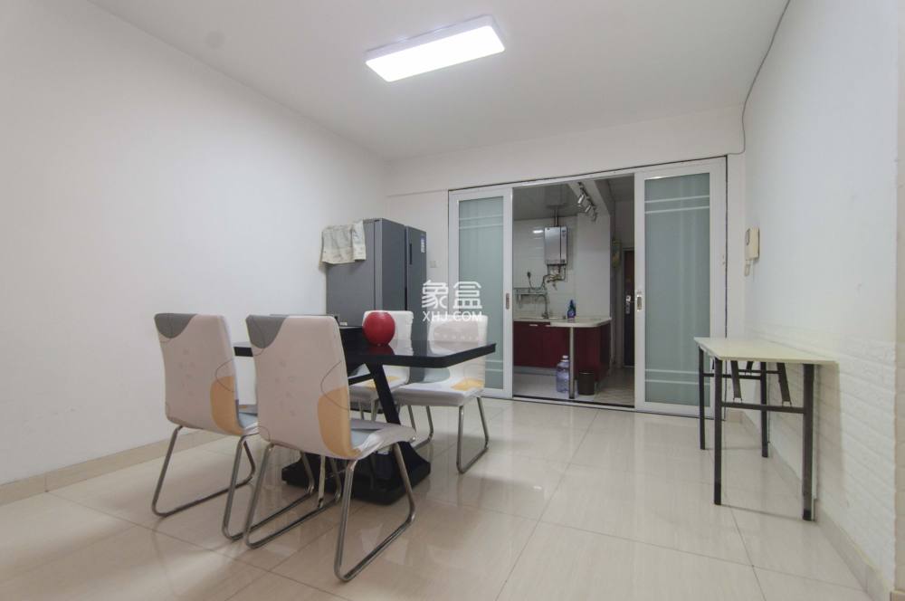 钱隆樽品(一、二、三期) 2室2厅1卫 2500.0元/月 钱隆樽品(一、二、三期) 2室2厅1卫 2500.0元/月室内图