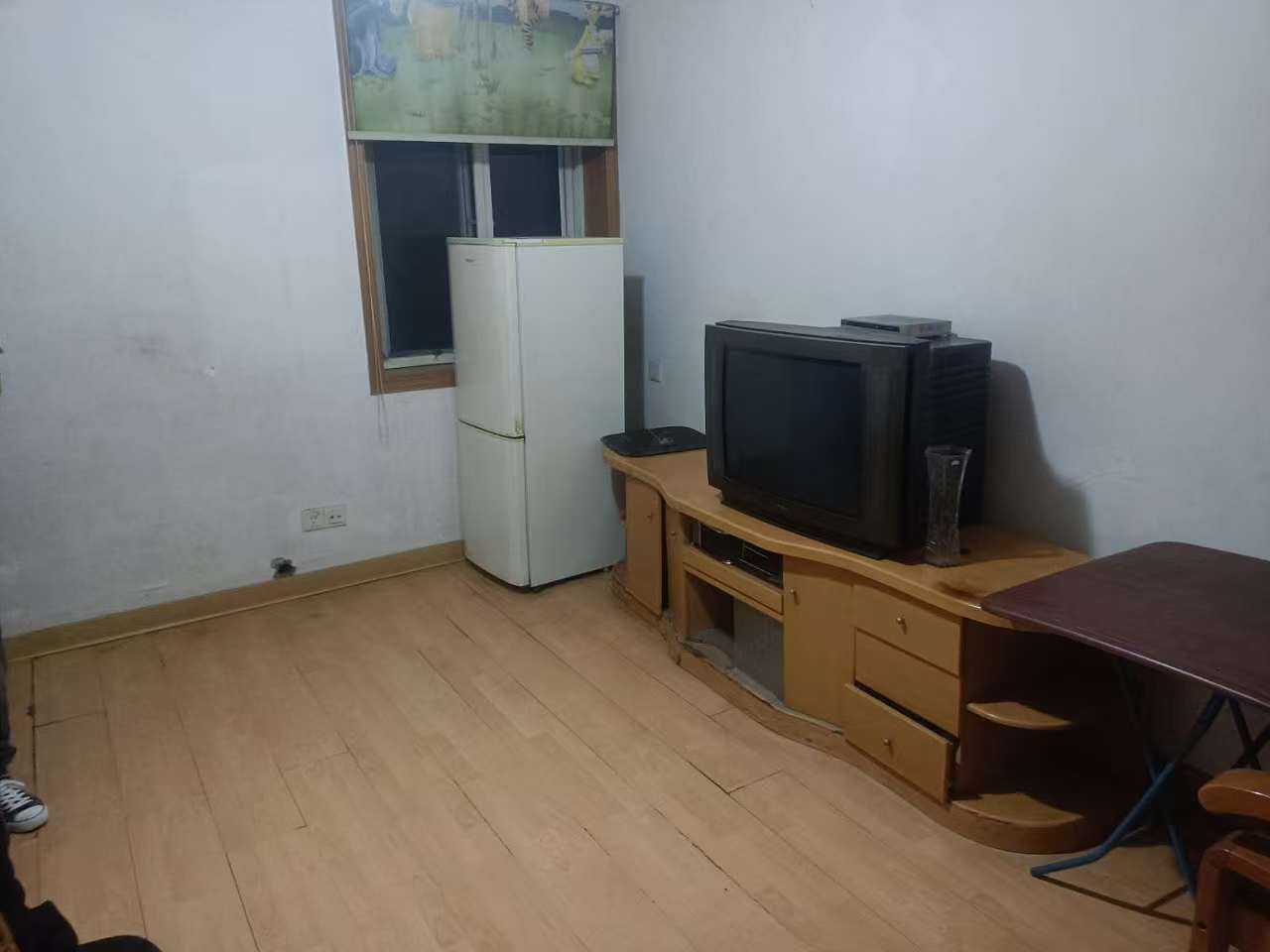 静谧园 1室1厅1卫 1000.0元/月 静谧园 1室1厅1卫 1000.0元/月室内图