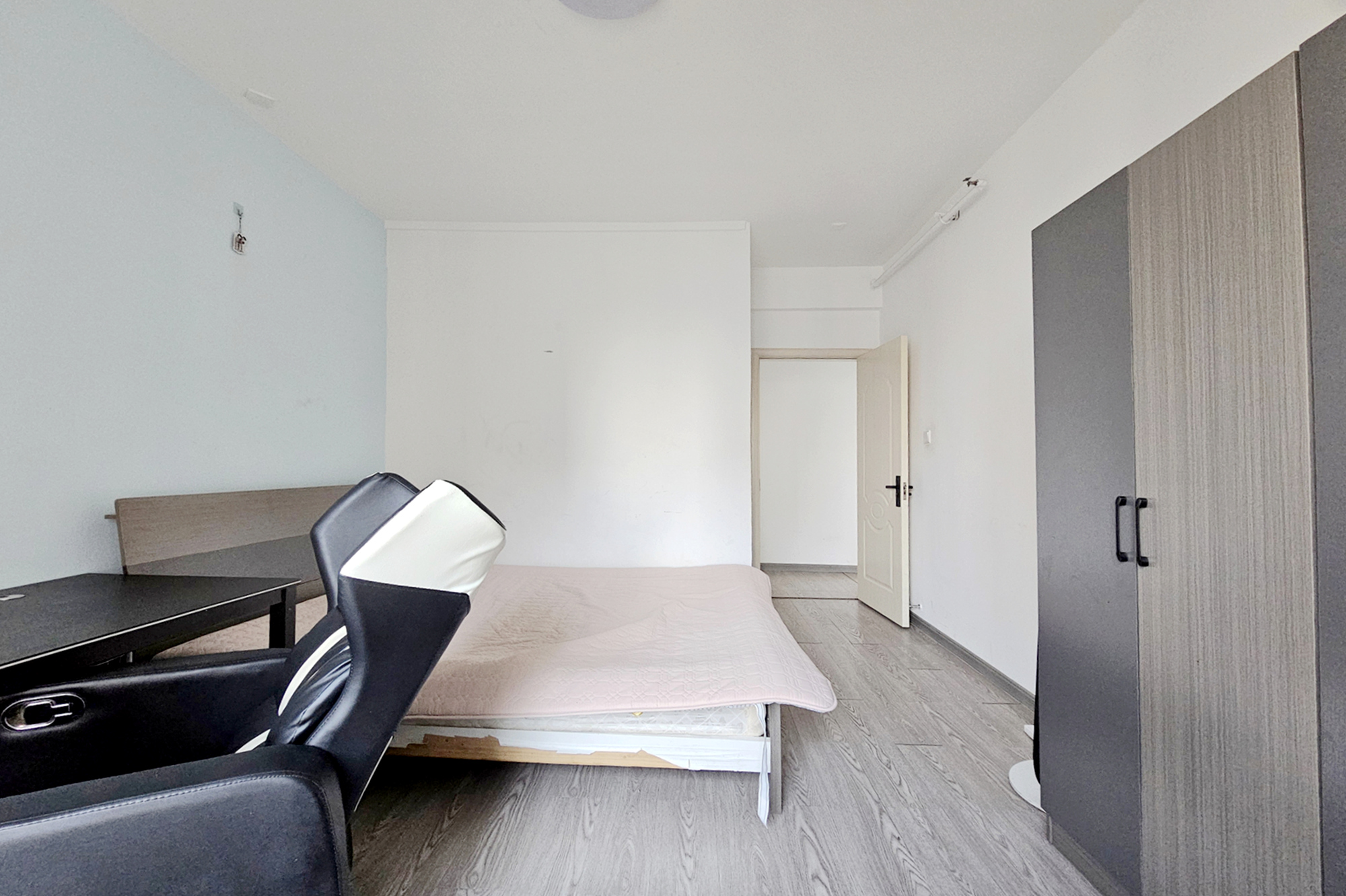 明昇壹城(明昇时代广场)二期 3室2厅1卫 168.0万 明昇壹城(明昇时代广场)二期 3室2厅1卫 168.0万卧室