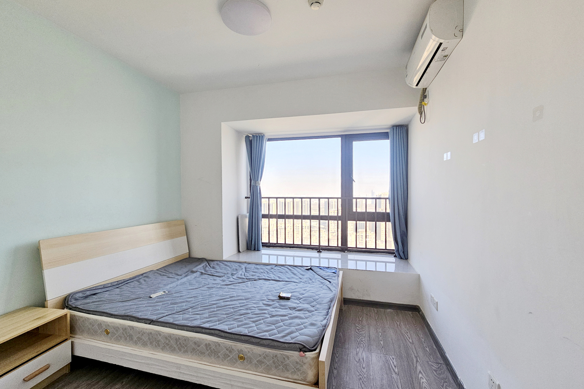 明昇壹城(明昇时代广场)二期 3室2厅1卫 168.0万 明昇壹城(明昇时代广场)二期 3室2厅1卫 168.0万卧室