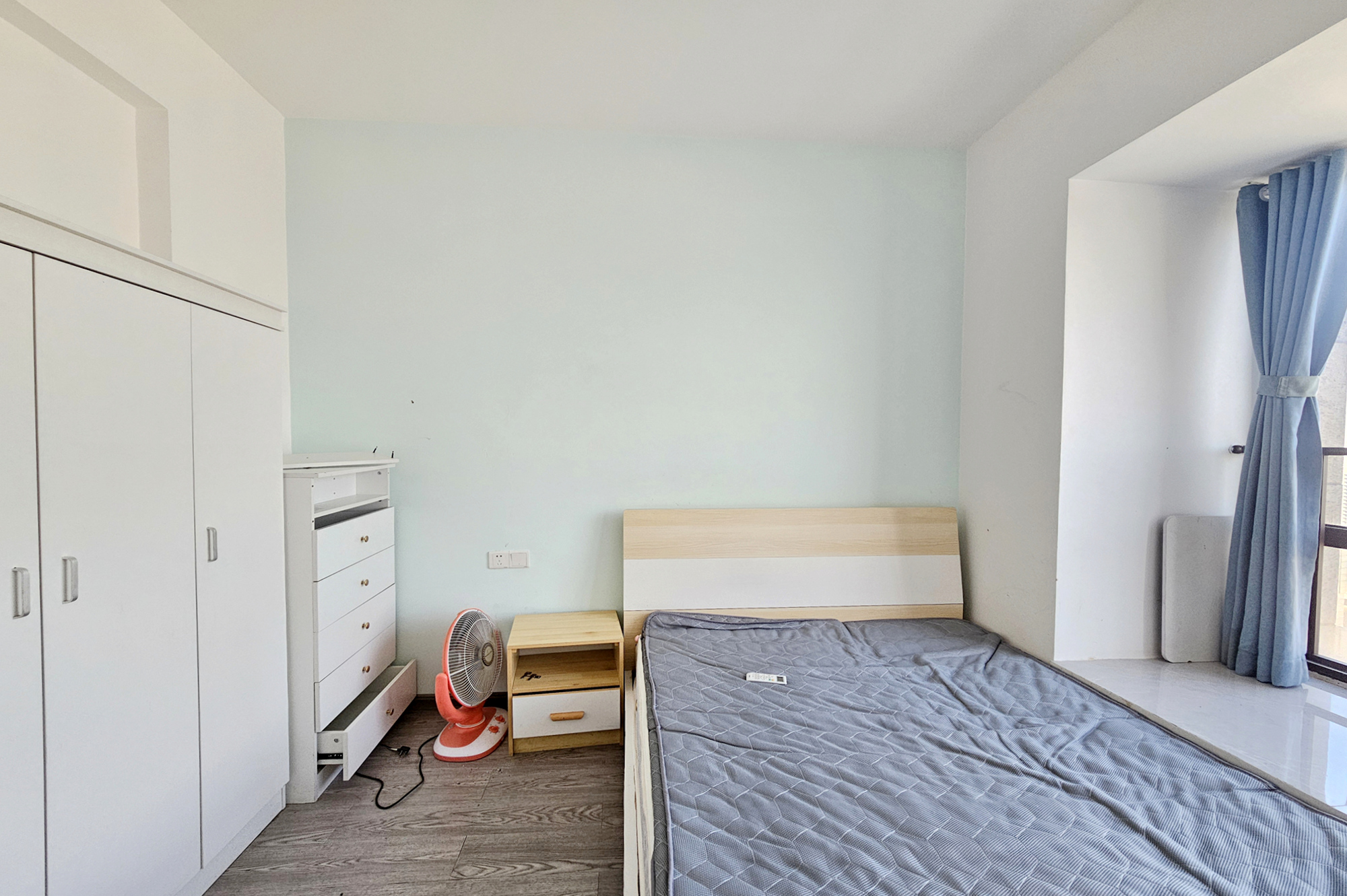 明昇壹城(明昇时代广场)二期 3室2厅1卫 168.0万 明昇壹城(明昇时代广场)二期 3室2厅1卫 168.0万卧室