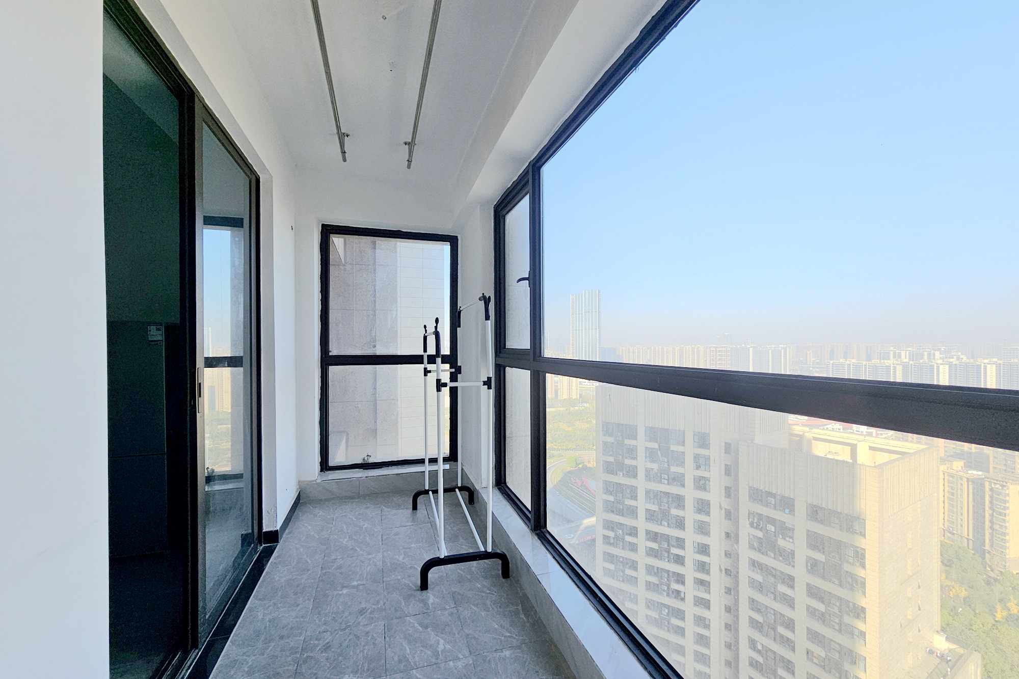 明昇壹城(明昇时代广场)二期 3室2厅1卫 168.0万 明昇壹城(明昇时代广场)二期 3室2厅1卫 168.0万阳台