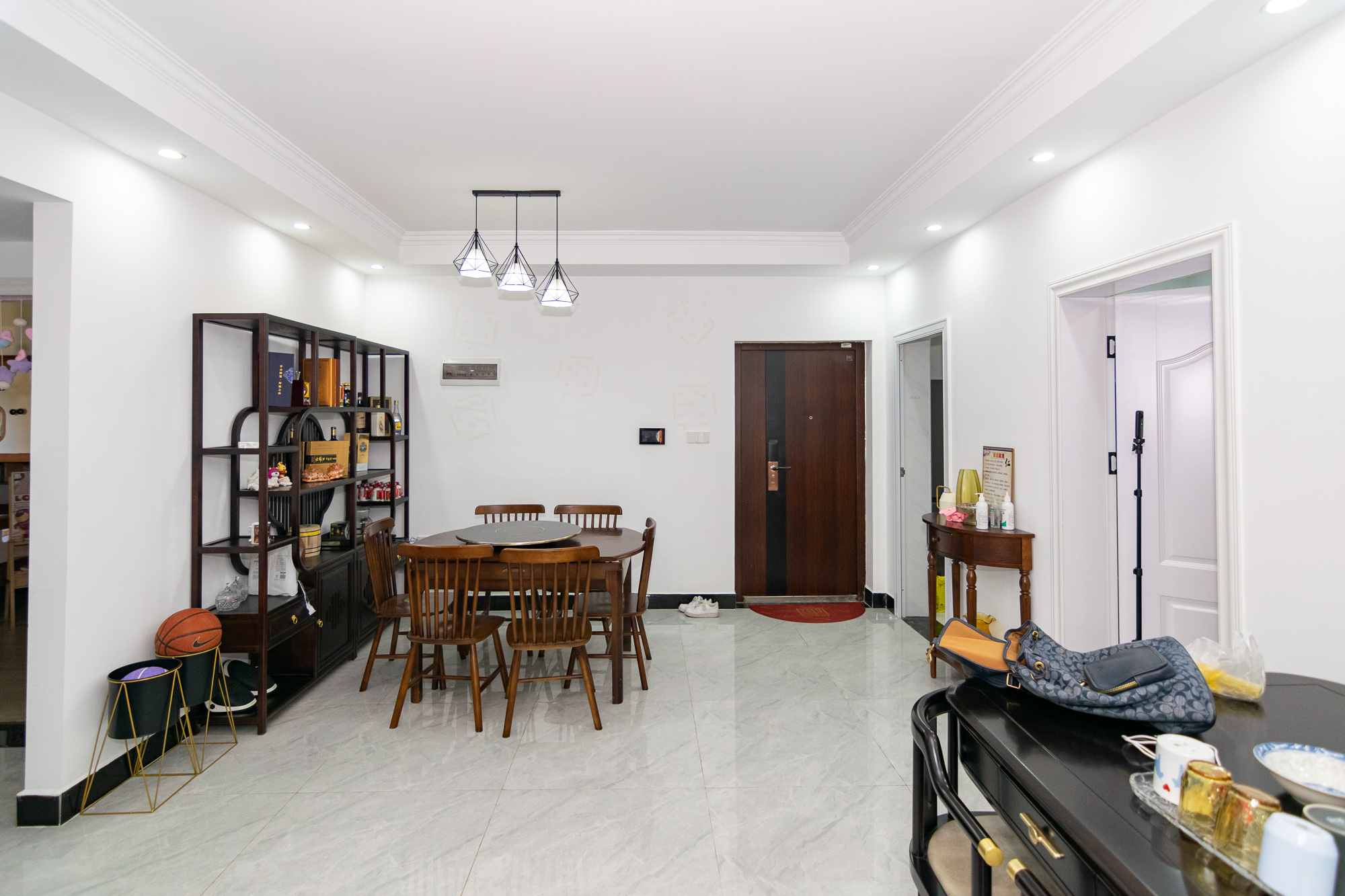 润和谷山郡(悦禧山庄水榭花都) 3室2厅2卫 128.00万 润和谷山郡(悦禧山庄水榭花都) 3室2厅2卫 128.00万客厅