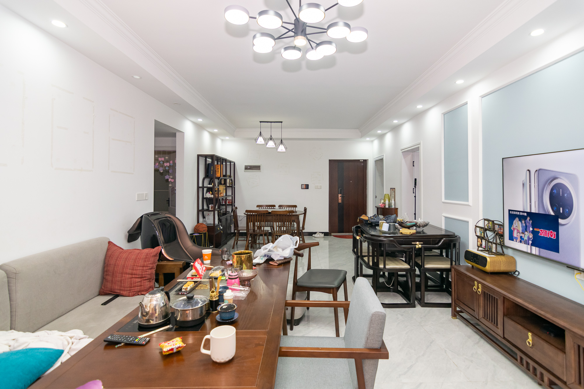 润和谷山郡(悦禧山庄水榭花都) 3室2厅2卫 128.00万 润和谷山郡(悦禧山庄水榭花都) 3室2厅2卫 128.00万客厅