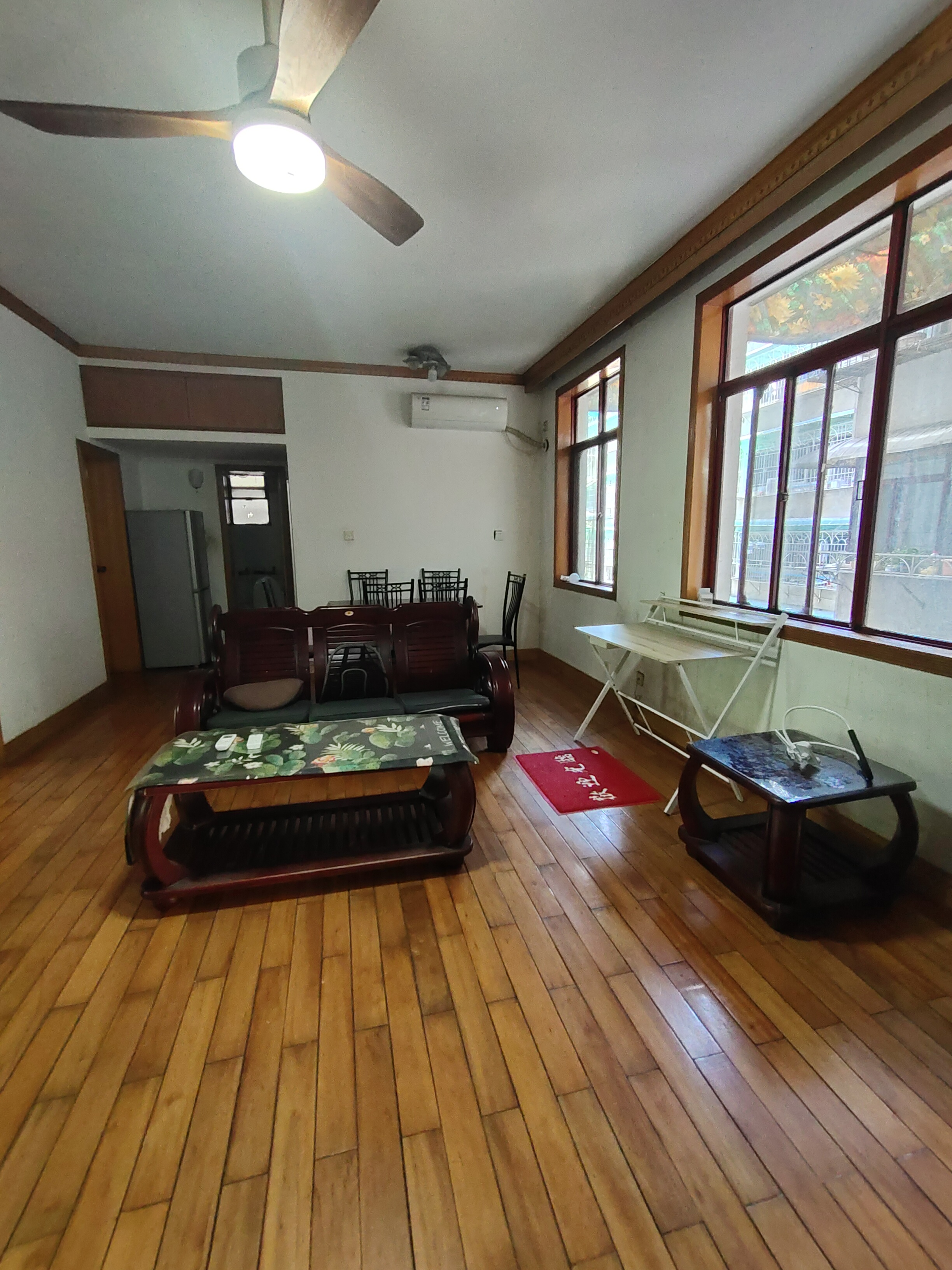 红旗区机械研究所宿舍  3室2厅1卫   2600.00元/月室内图1