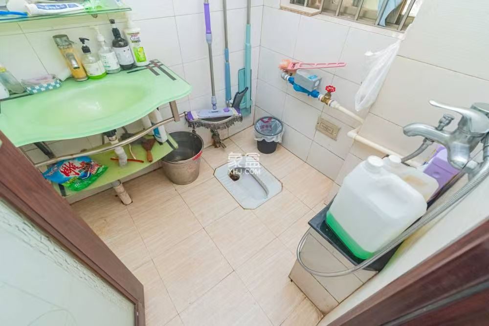 金色比华利 2室2厅1卫 2100.0元/月 金色比华利 2室2厅1卫 2100.0元/月室内图