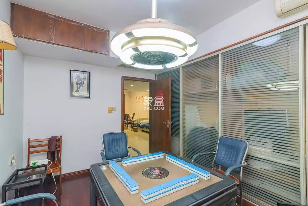 金色比华利 2室2厅1卫 2100.0元/月 金色比华利 2室2厅1卫 2100.0元/月室内图