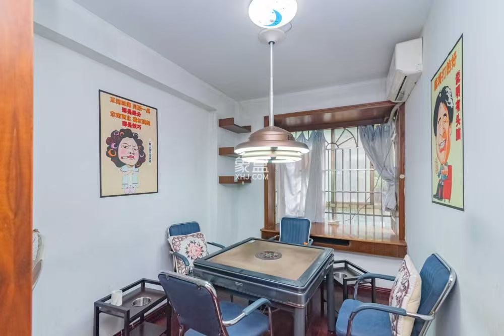 金色比华利 2室2厅1卫 2100.0元/月 金色比华利 2室2厅1卫 2100.0元/月室内图