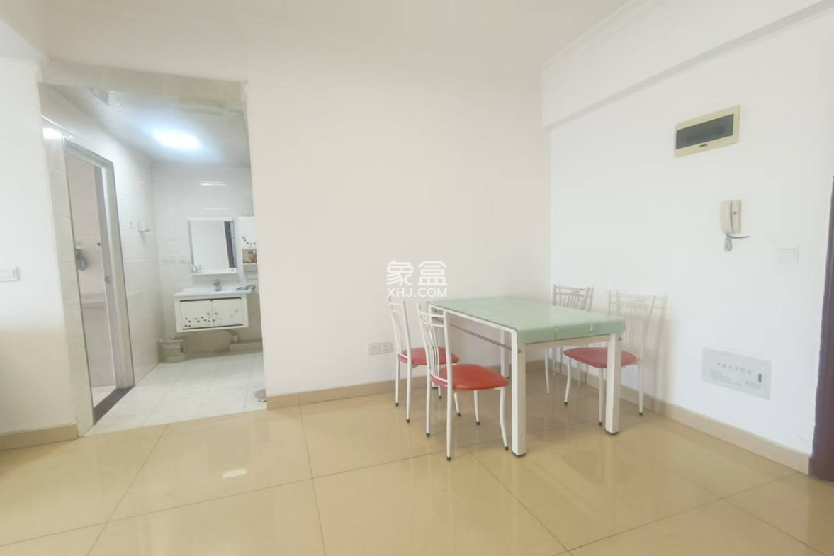 金鹿花园  1室1厅1卫    1000.0元/月 金鹿花园  1室1厅1卫    1000.0元/月室内图