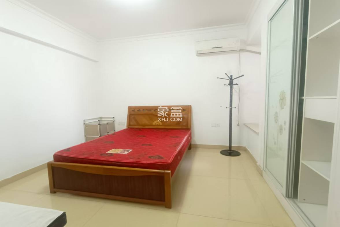 金鹿花园  1室1厅1卫    1000.0元/月 金鹿花园  1室1厅1卫    1000.0元/月室内图