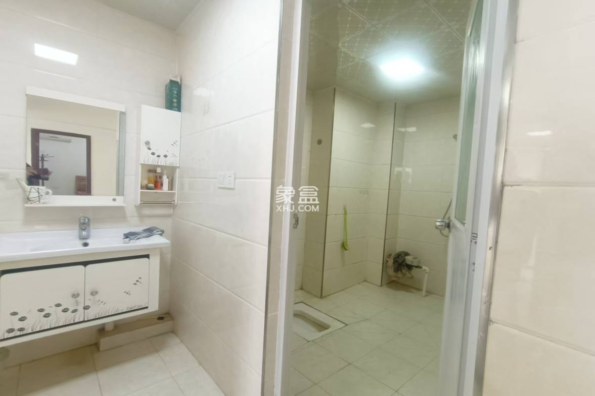 金鹿花园  1室1厅1卫    1000.0元/月 金鹿花园  1室1厅1卫    1000.0元/月室内图