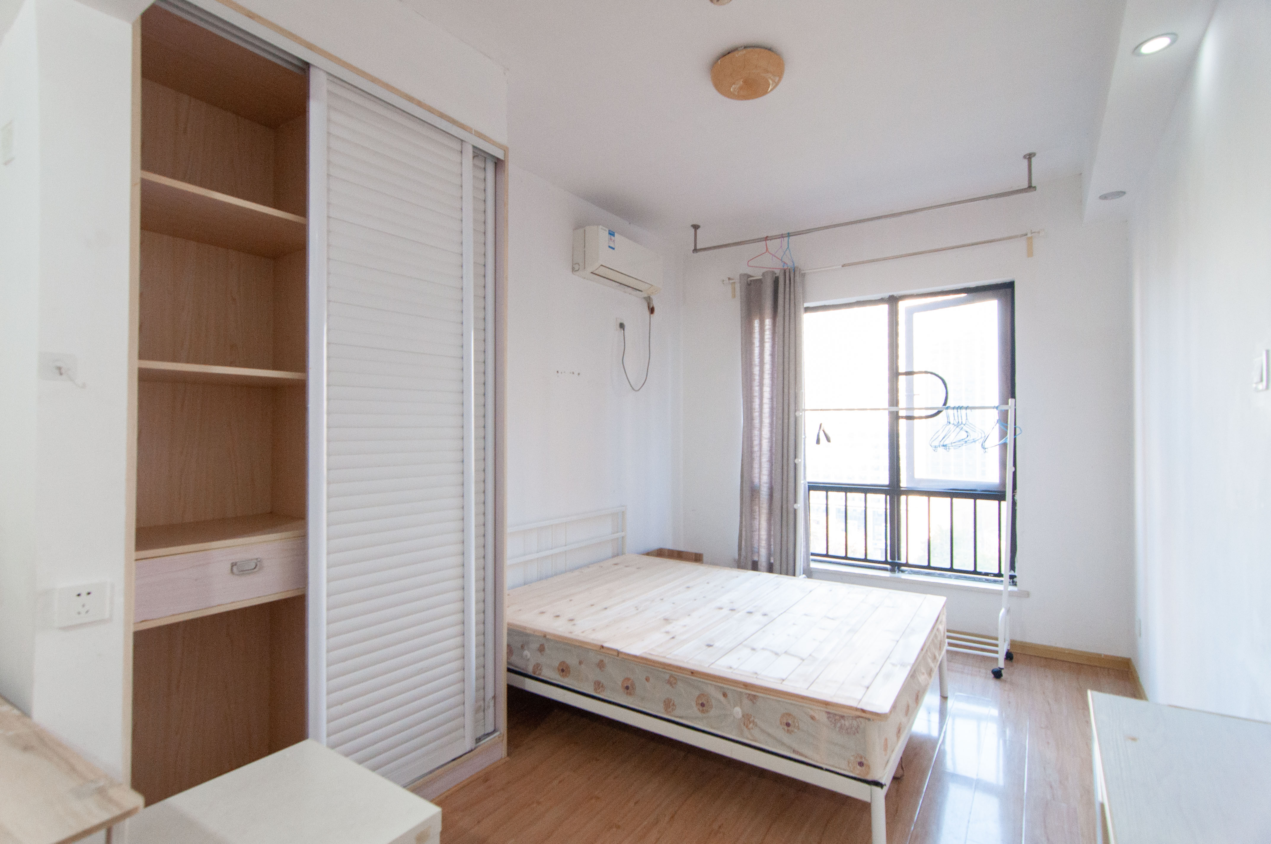 达美D6区  1室1厅1卫   28.00万其他