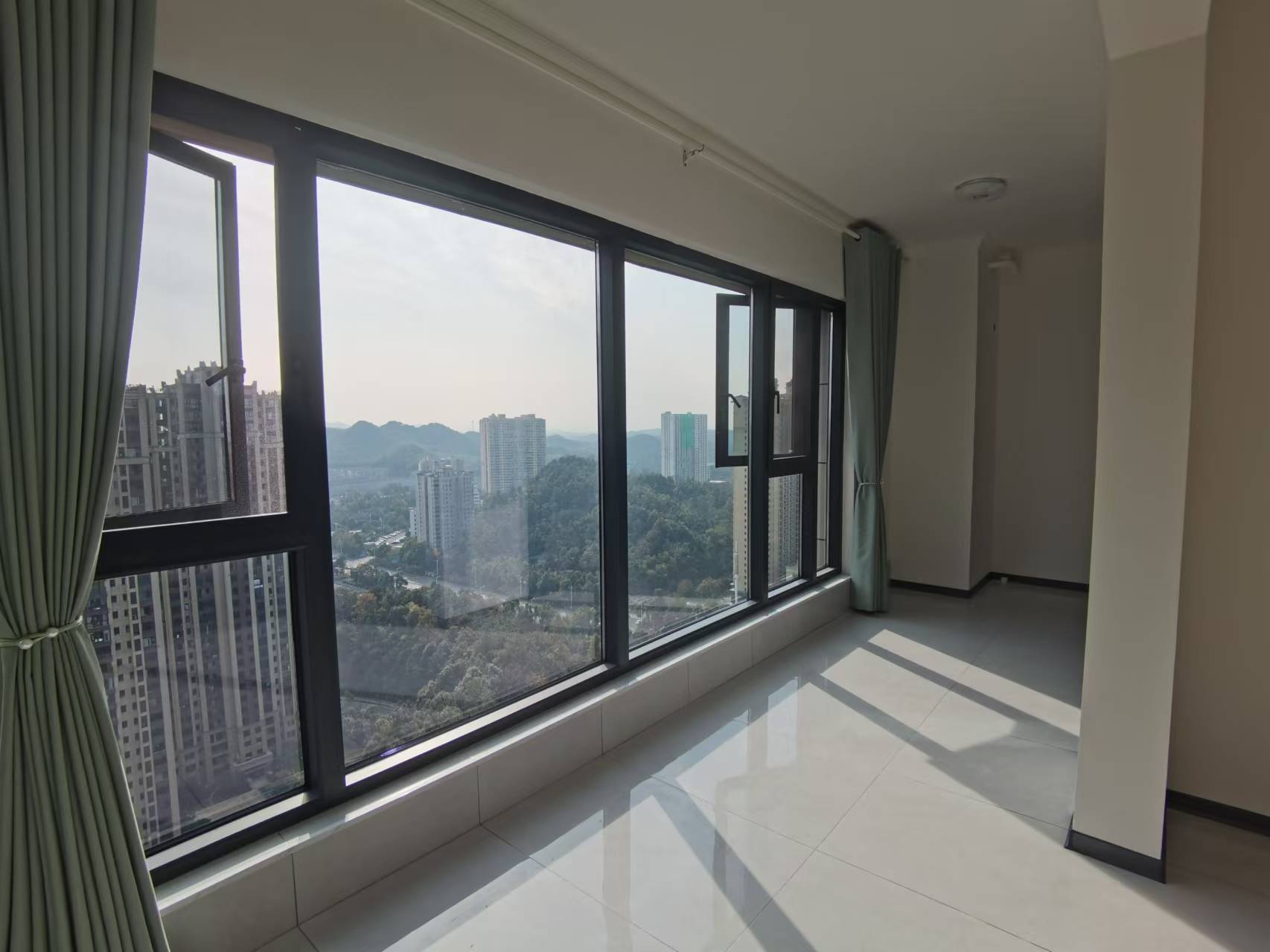 荣盛碧桂园铂悦府 3室2厅2卫 2300.0元/月 荣盛碧桂园铂悦府 3室2厅2卫 2300.0元/月室内图