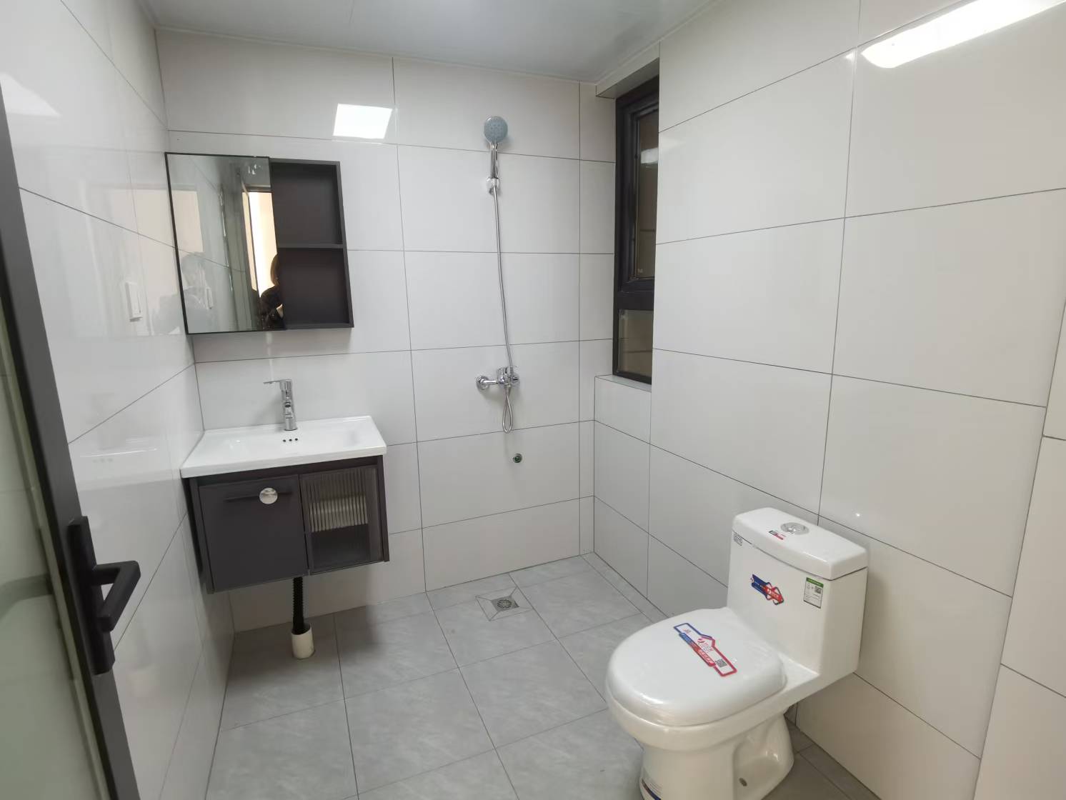 荣盛碧桂园铂悦府 3室2厅2卫 2300.0元/月 荣盛碧桂园铂悦府 3室2厅2卫 2300.0元/月室内图