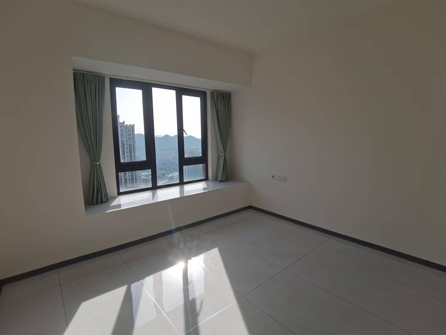 荣盛碧桂园铂悦府 3室2厅2卫 2300.0元/月 荣盛碧桂园铂悦府 3室2厅2卫 2300.0元/月室内图