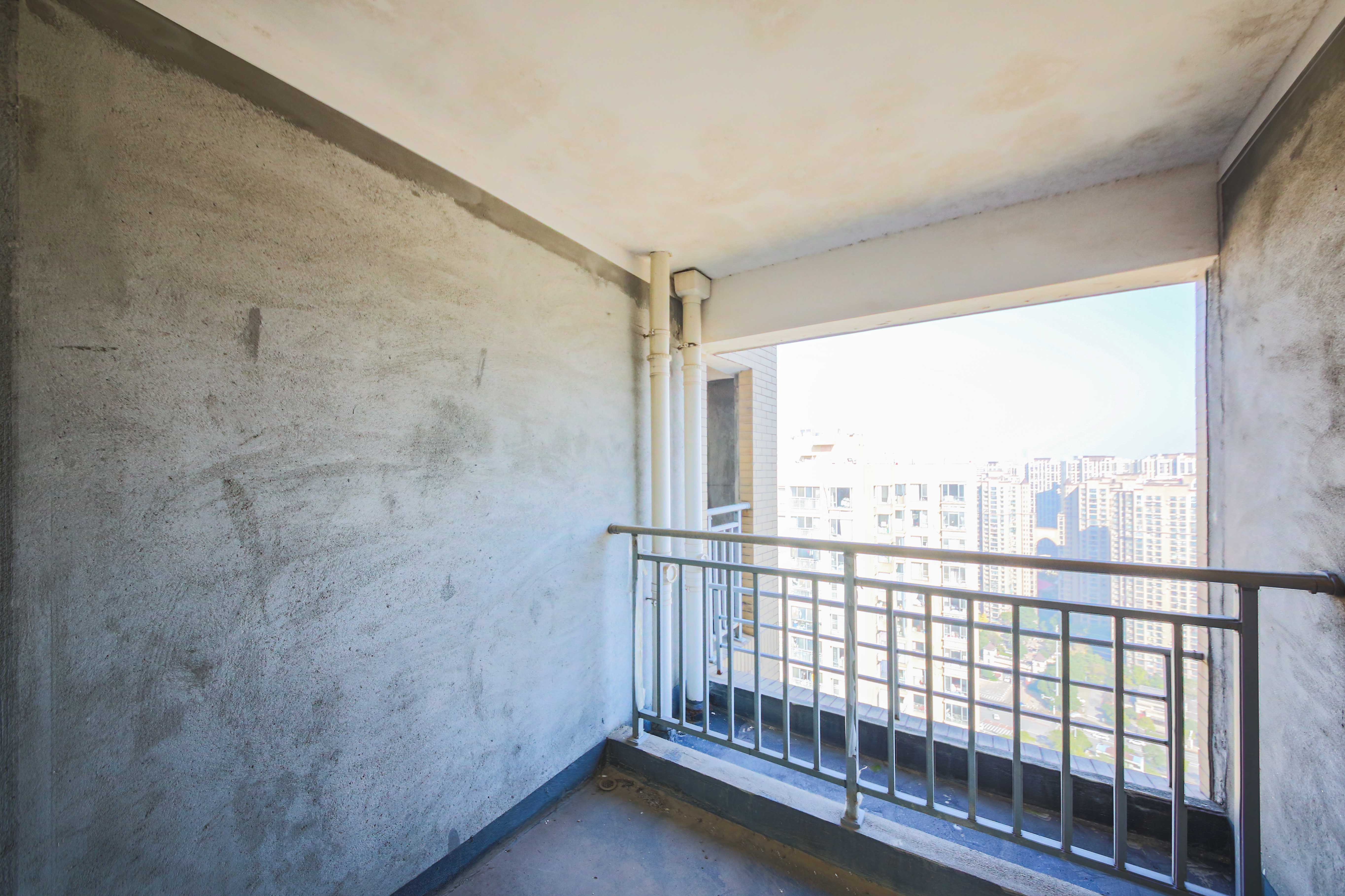 鑫远御文台一期  4室2厅2卫    190.0万 鑫远御文台一期  4室2厅2卫    190.0万卧室