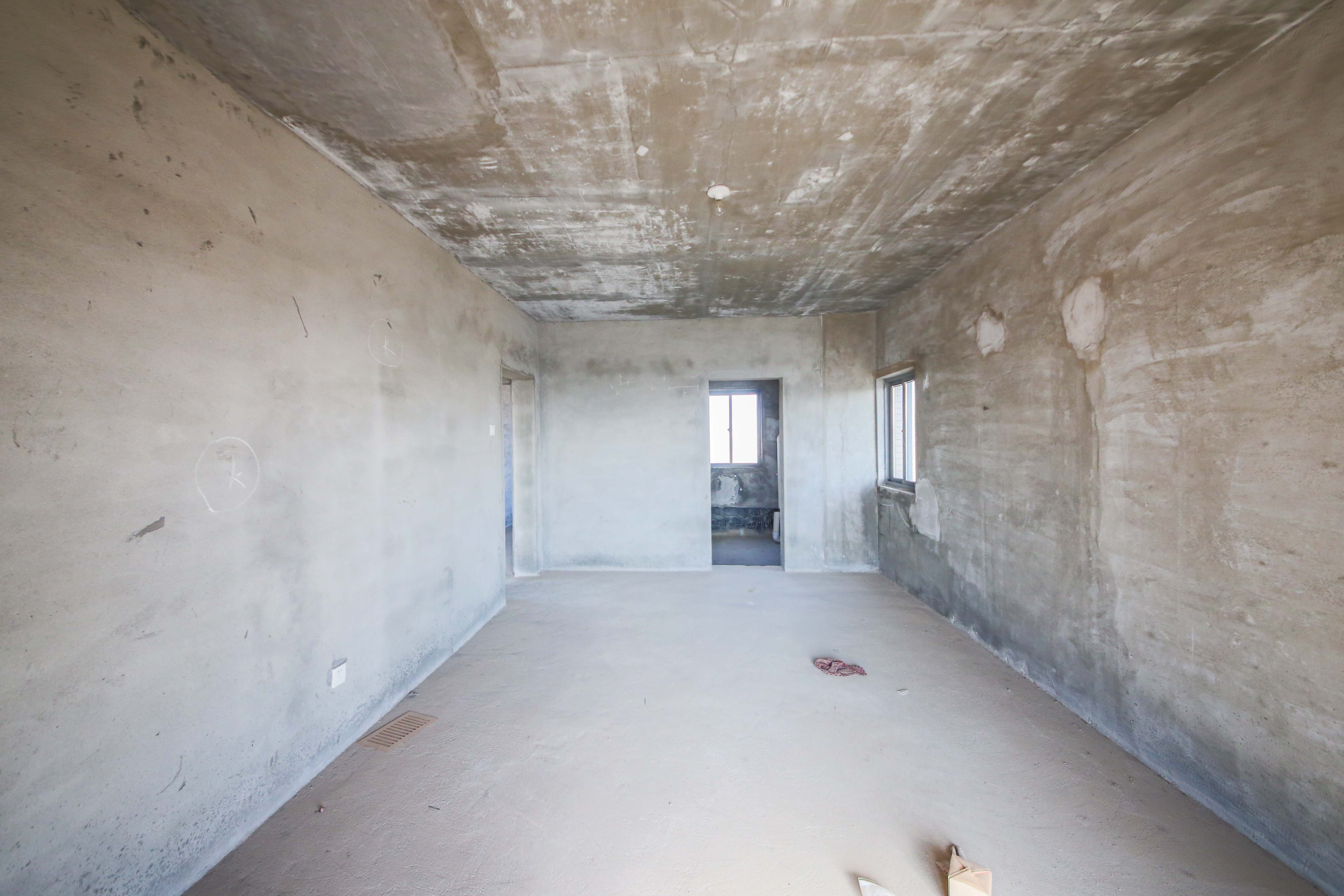 鑫远御文台一期  4室2厅2卫    190.0万 鑫远御文台一期  4室2厅2卫    190.0万卧室