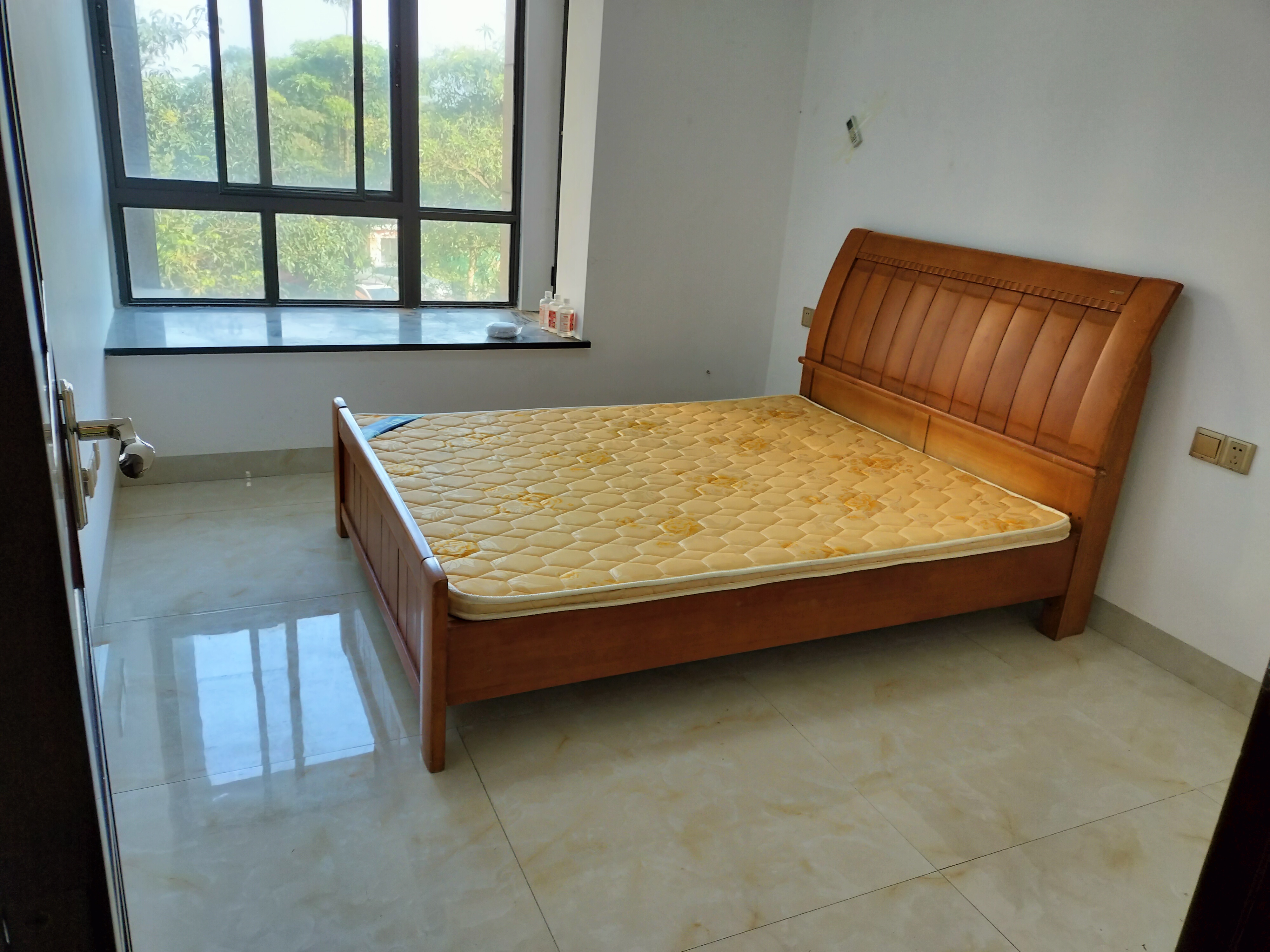 和风江岸 3室2厅2卫 2600.0元/月 和风江岸 3室2厅2卫 2600.0元/月室内图