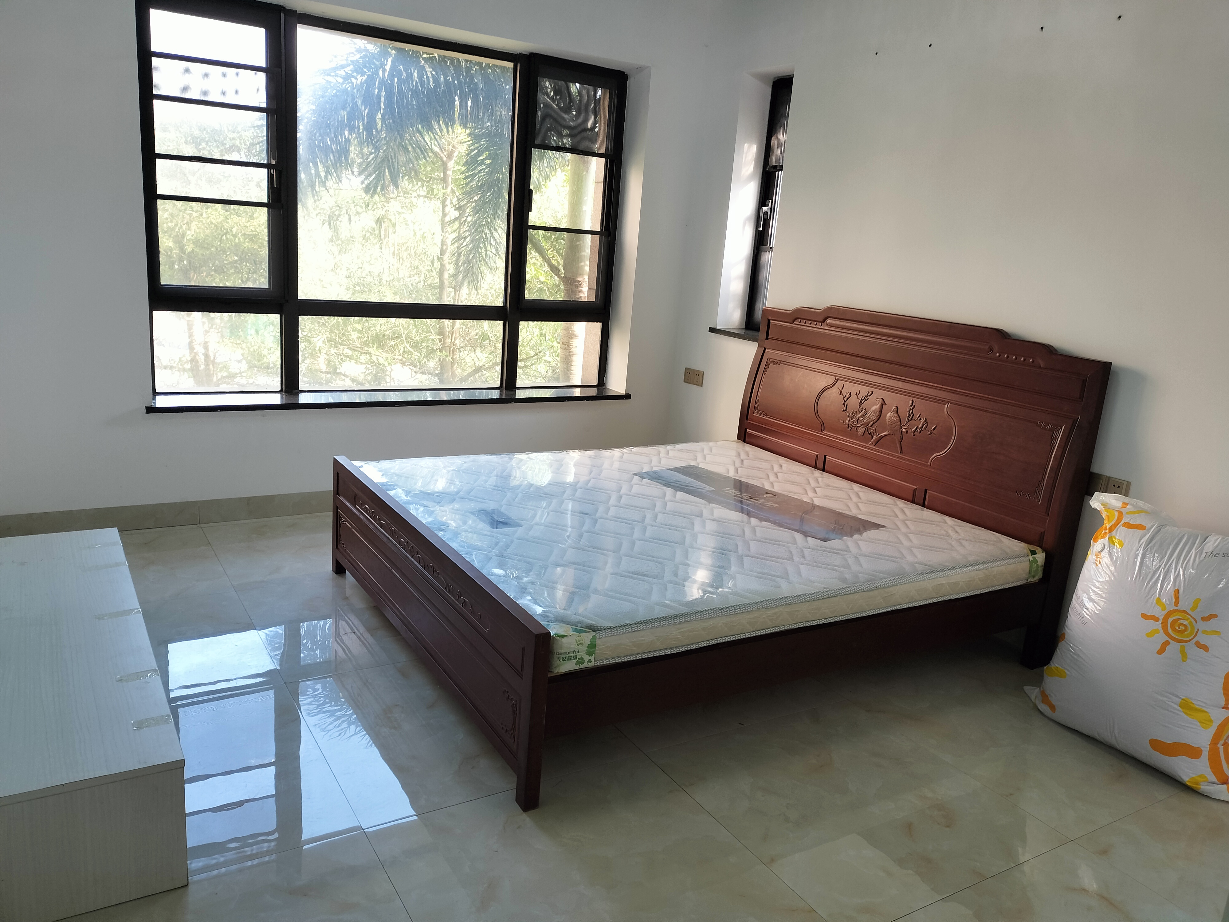 和风江岸 3室2厅2卫 2600.0元/月 和风江岸 3室2厅2卫 2600.0元/月室内图