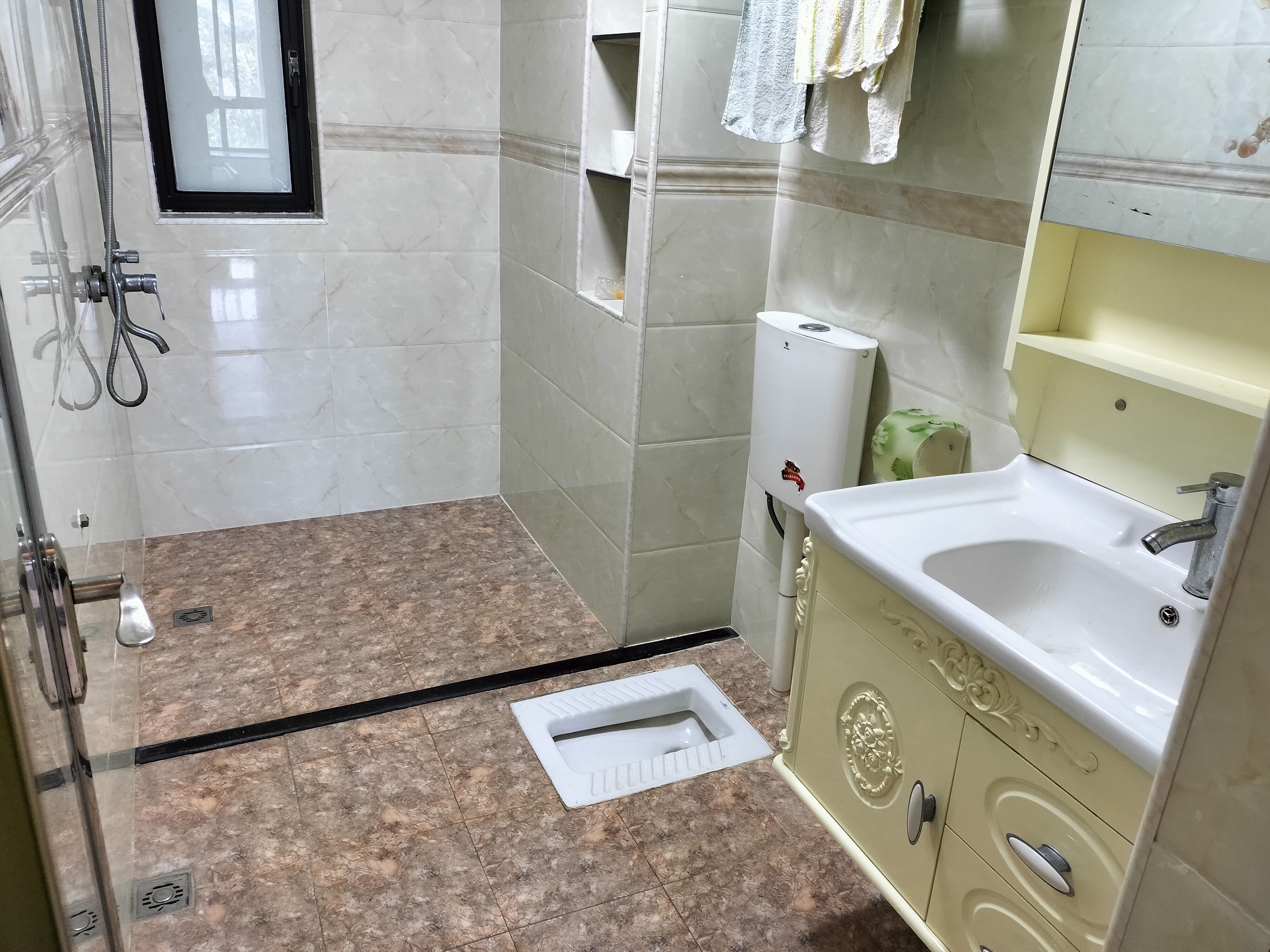 和风江岸 3室2厅2卫 2600.0元/月 和风江岸 3室2厅2卫 2600.0元/月室内图