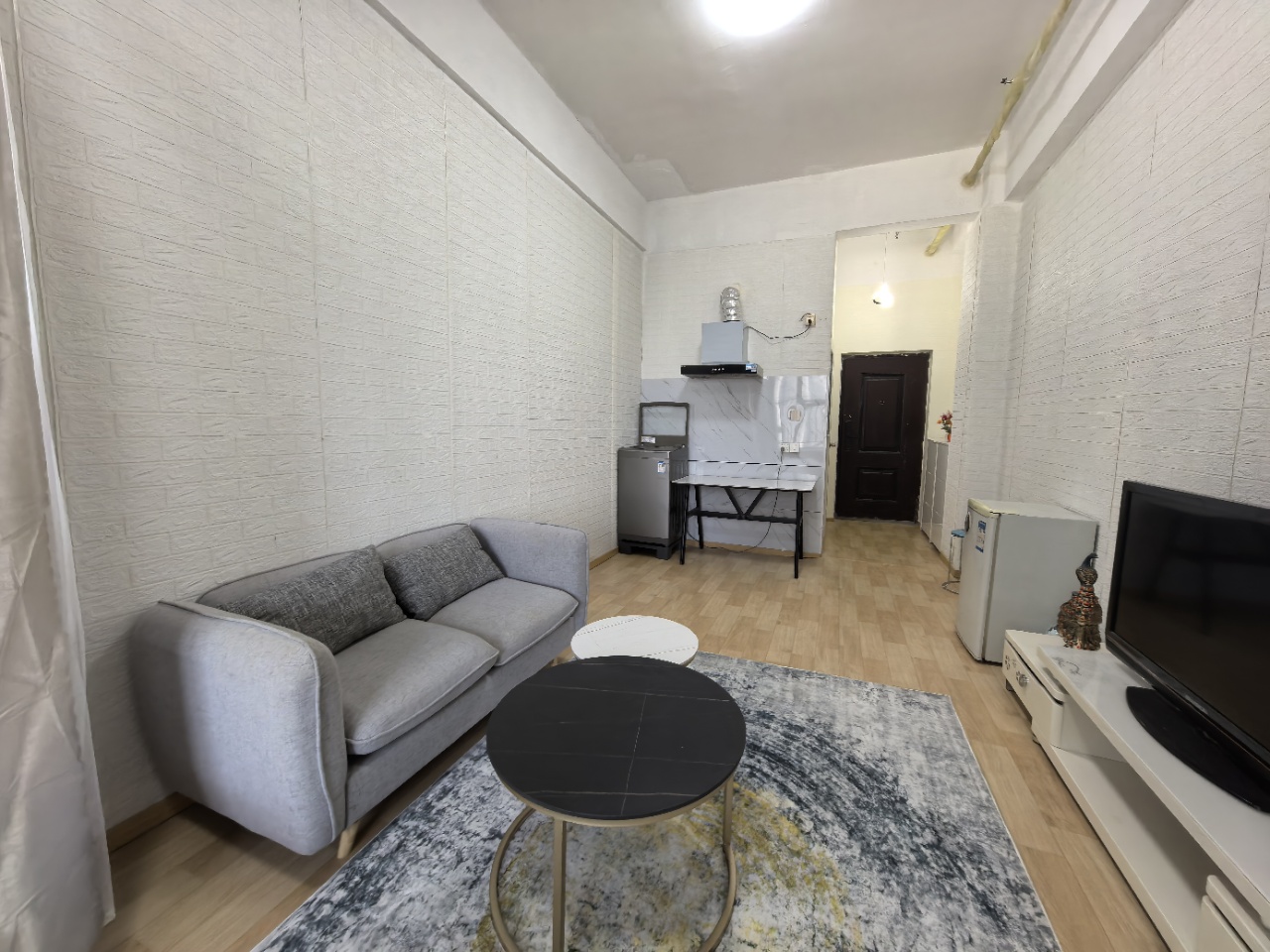 裕天国际商汇中心 1室1厅1卫 1350.0元/月 裕天国际商汇中心 1室1厅1卫 1350.0元/月室内图