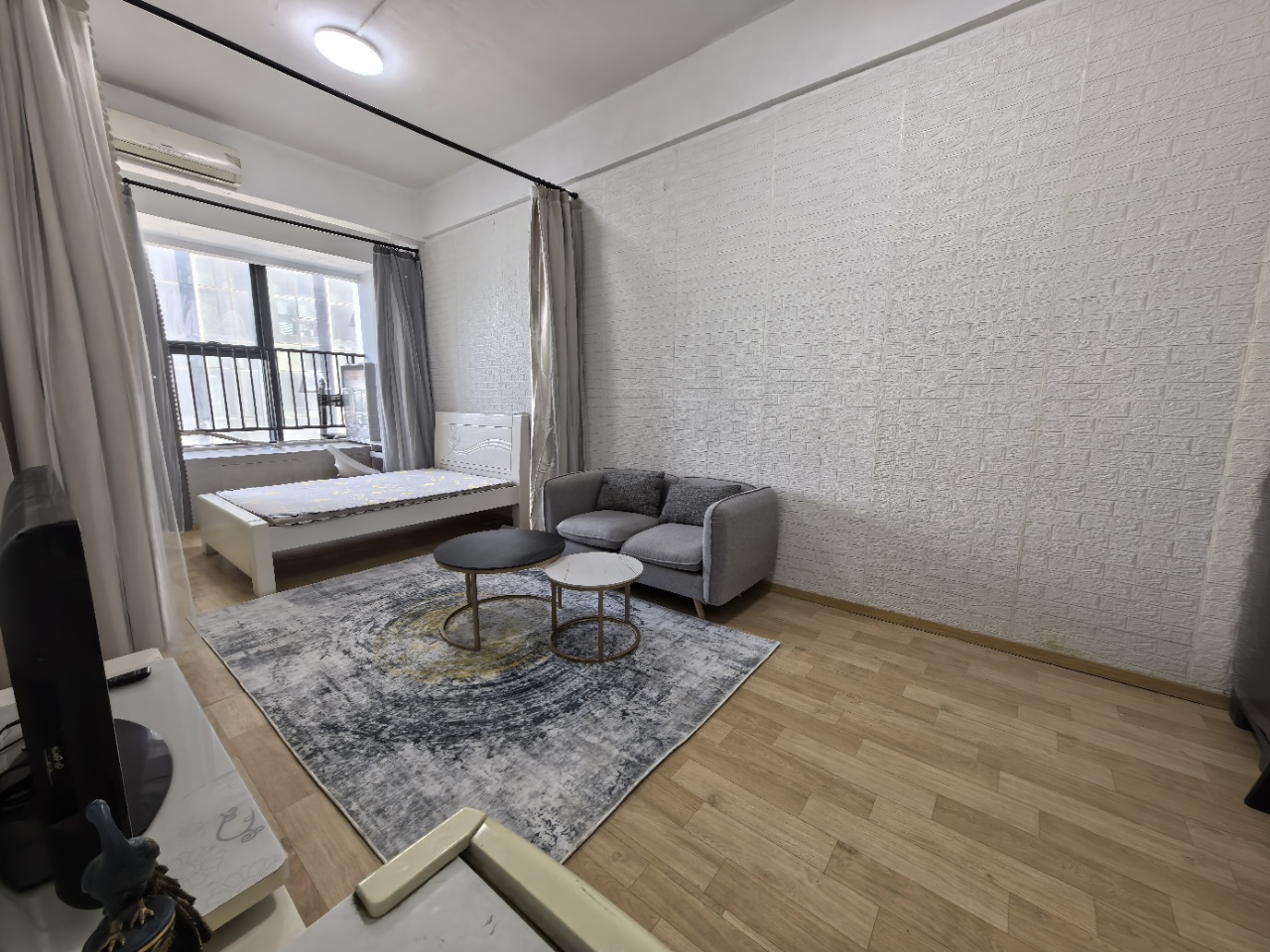 裕天国际商汇中心 1室1厅1卫 1350.0元/月 裕天国际商汇中心 1室1厅1卫 1350.0元/月室内图