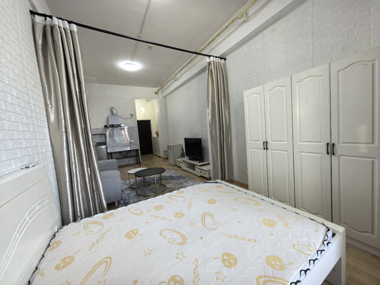 裕天国际商汇中心 1室1厅1卫 1350.0元/月 裕天国际商汇中心 1室1厅1卫 1350.0元/月室内图