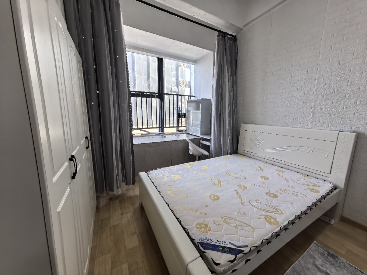 裕天国际商汇中心 1室1厅1卫 1350.0元/月 裕天国际商汇中心 1室1厅1卫 1350.0元/月室内图