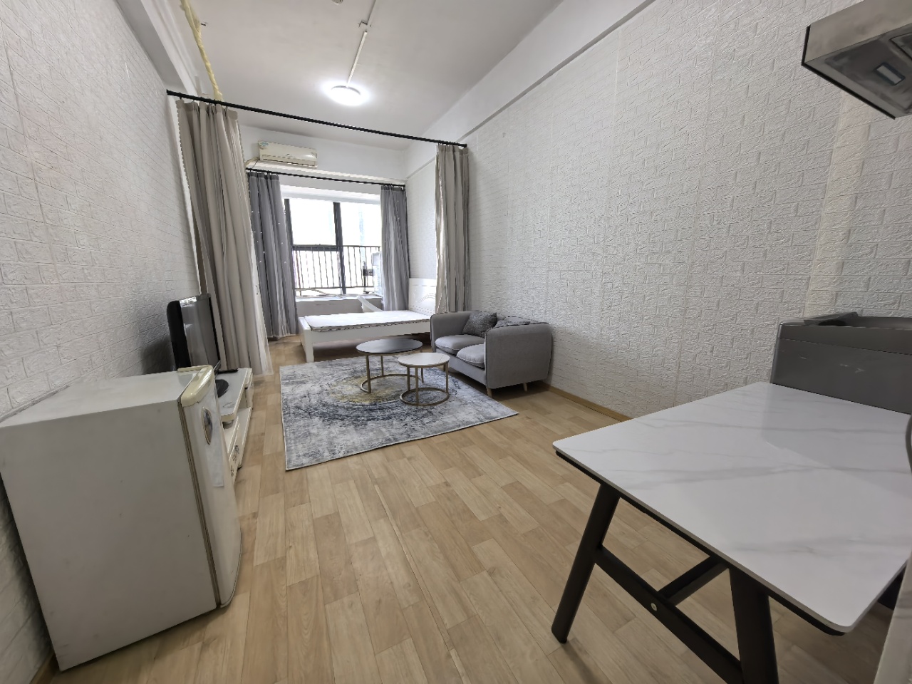 裕天国际商汇中心 1室1厅1卫 1350.0元/月 裕天国际商汇中心 1室1厅1卫 1350.0元/月室内图