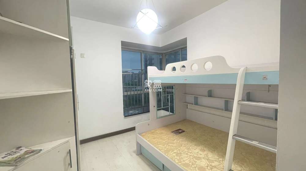 四季花园  3室1厅1卫    1500.0元/月 四季花园  3室1厅1卫    1500.0元/月