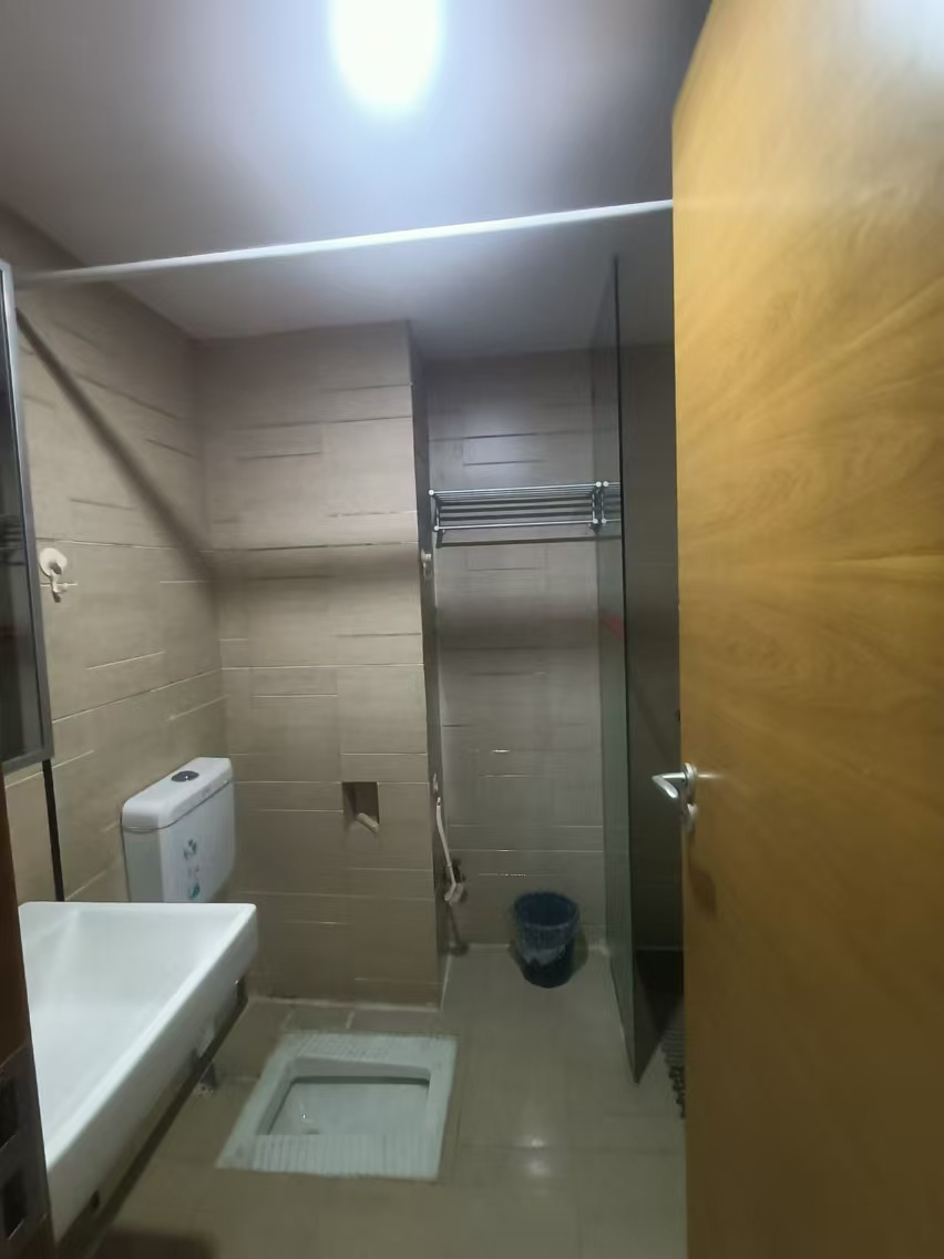 岳泰理想城 4室2厅1卫 3500.0元/月 岳泰理想城 4室2厅1卫 3500.0元/月室内图