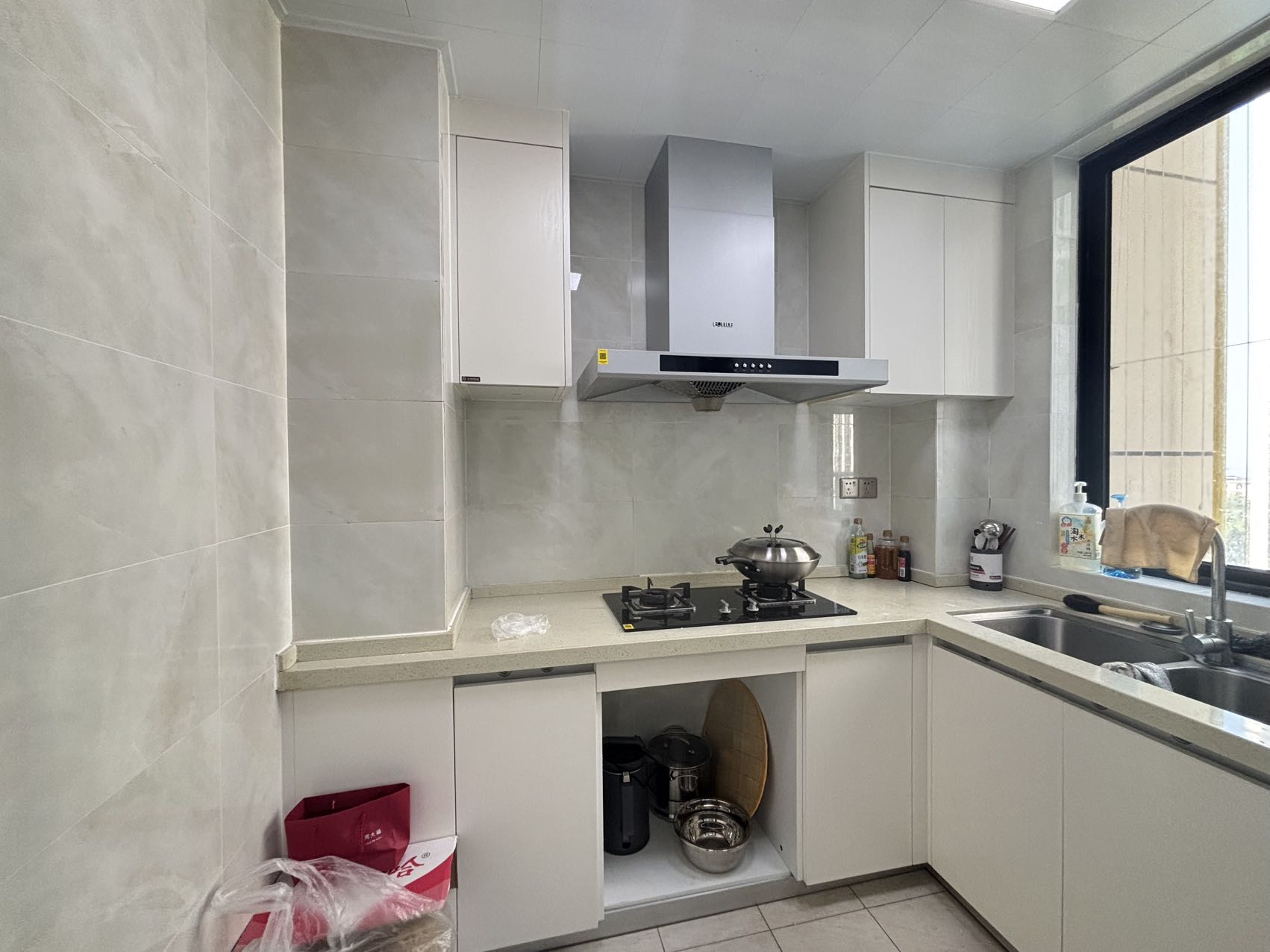 星华海岸城三期  3室2厅2卫    190.0万 星华海岸城三期  3室2厅2卫    190.0万室内图