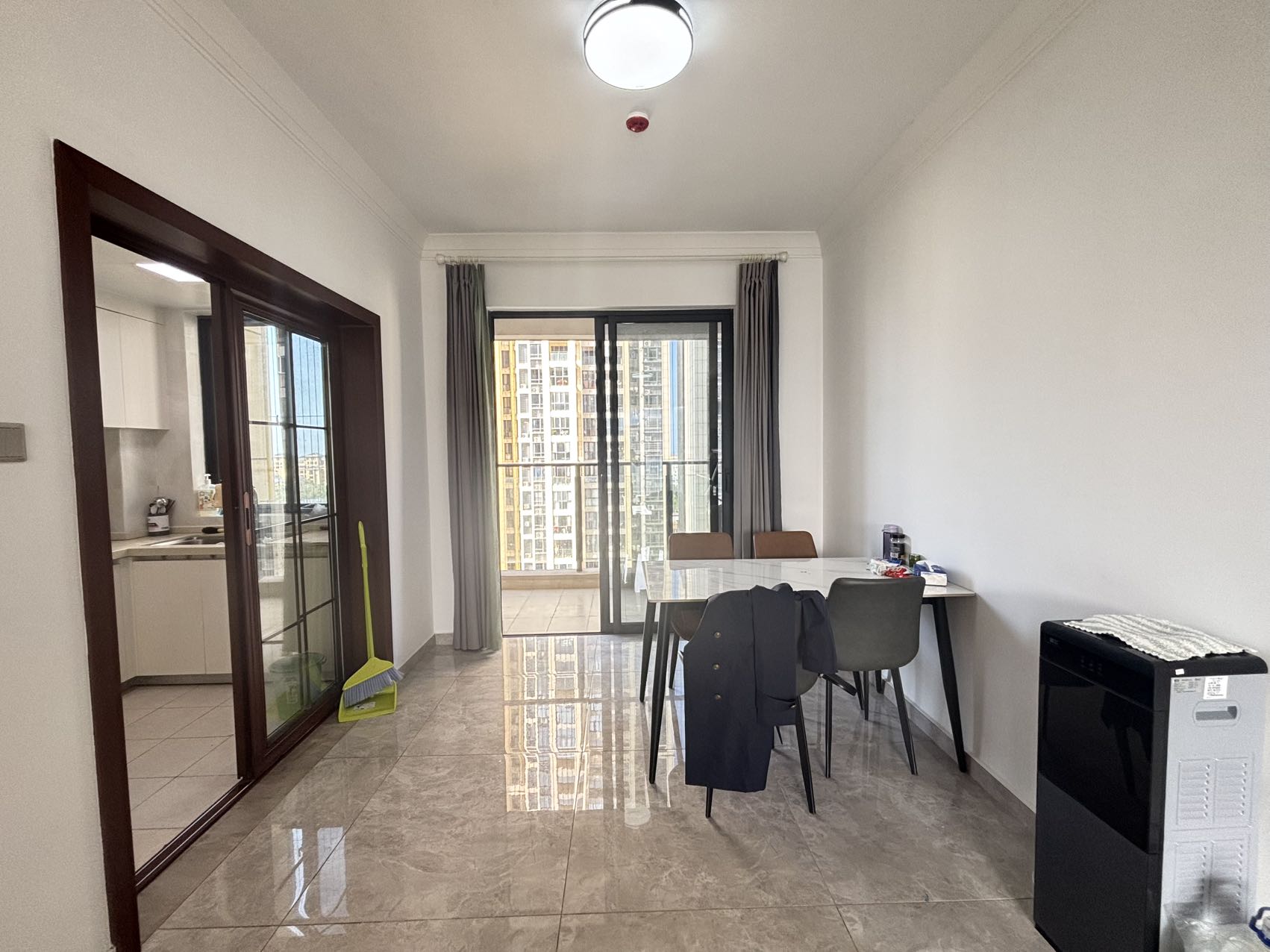 星华海岸城三期  3室2厅2卫    190.0万 星华海岸城三期  3室2厅2卫    190.0万室内图