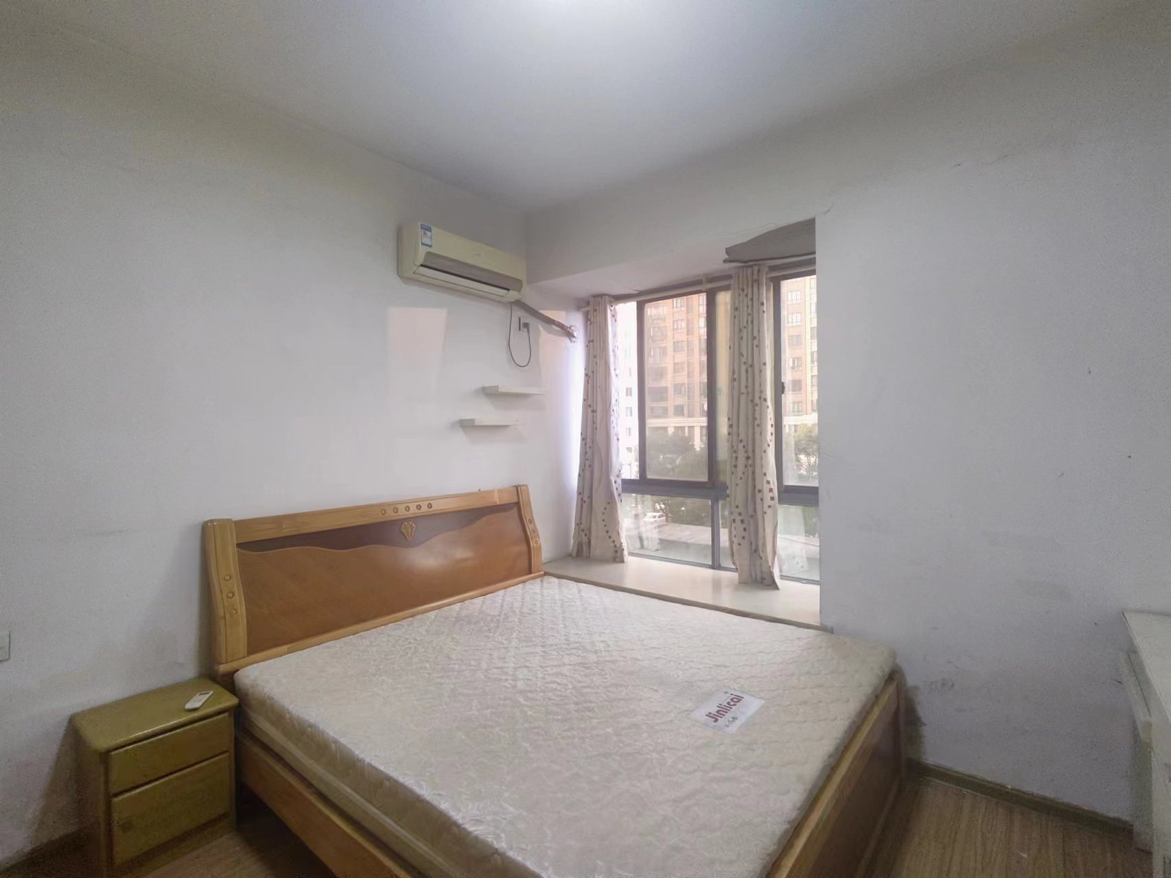 夏威夷碧水春城（碧桂园城市花园）  3室2厅1卫   2200.00元/月室内图