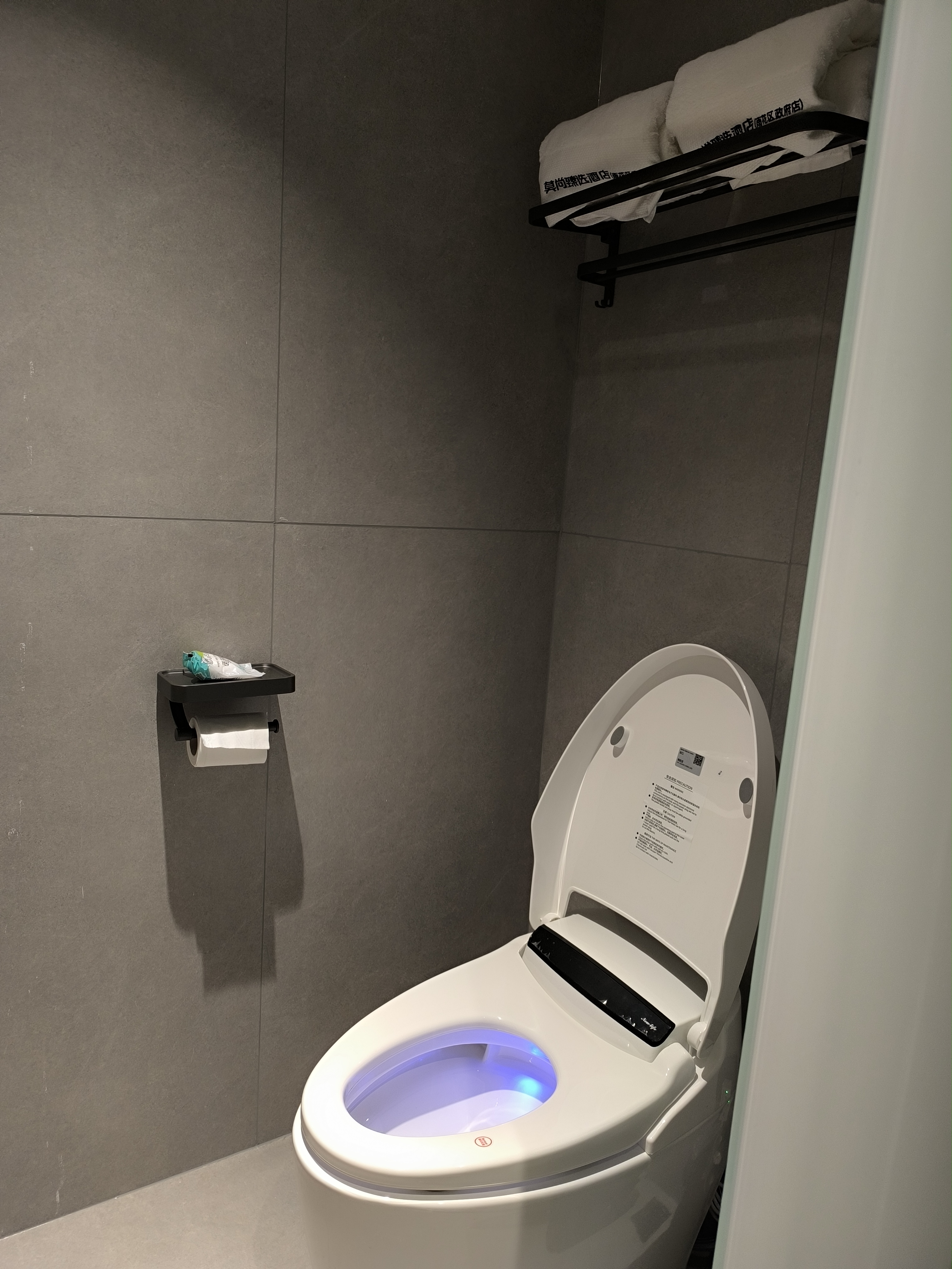 臻园  1室1厅1卫    3000.0元/月 臻园  1室1厅1卫    3000.0元/月室内图