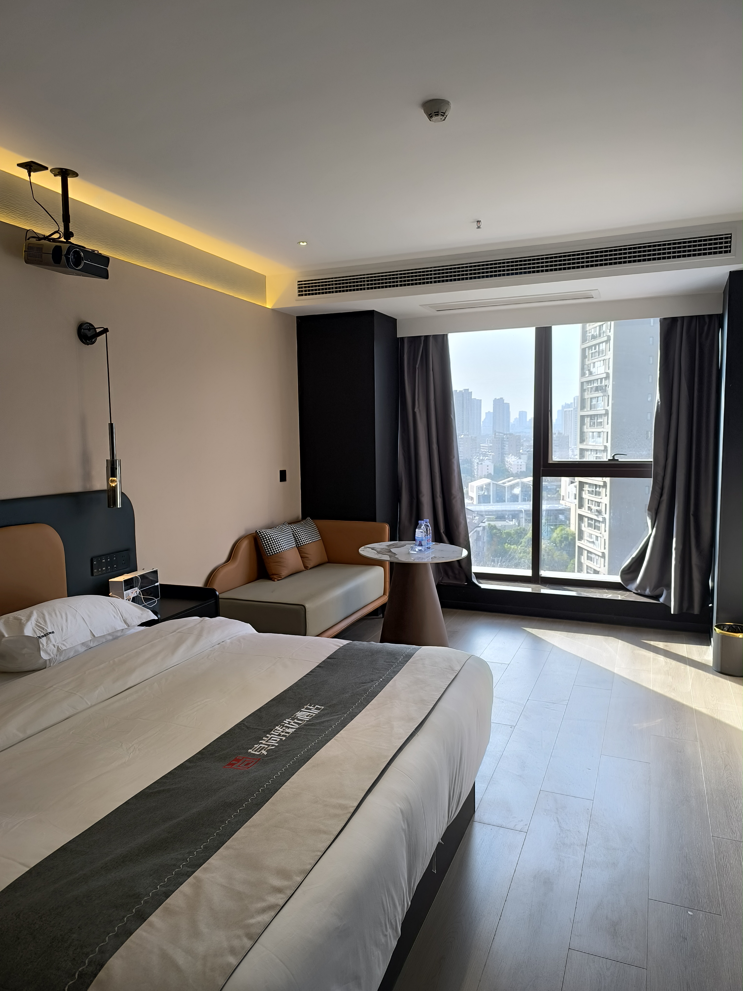 臻园 1室1厅1卫 3500.0元/月 臻园 1室1厅1卫 3500.0元/月室内图