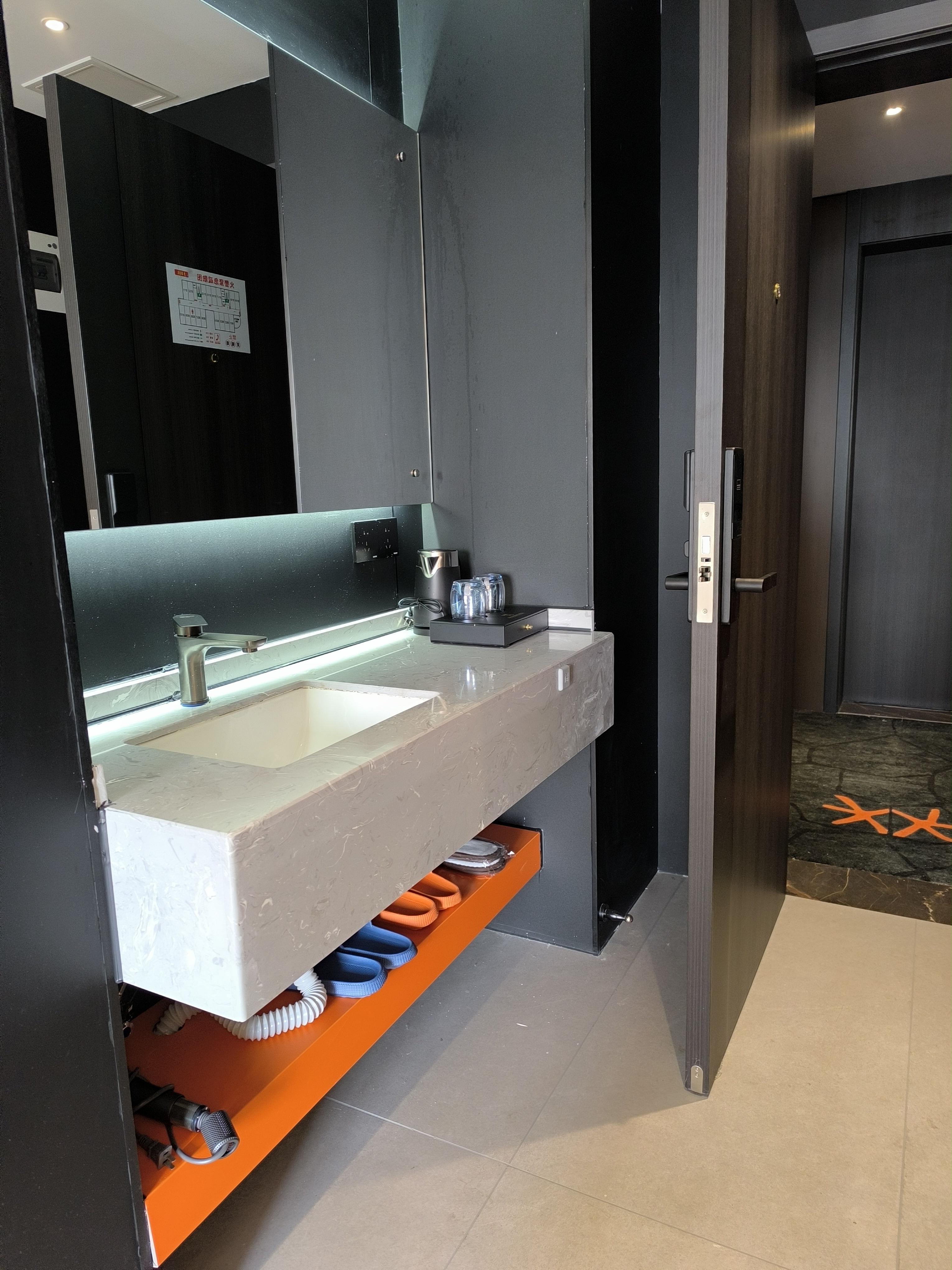 臻园  1室1厅1卫    3500.0元/月室内图